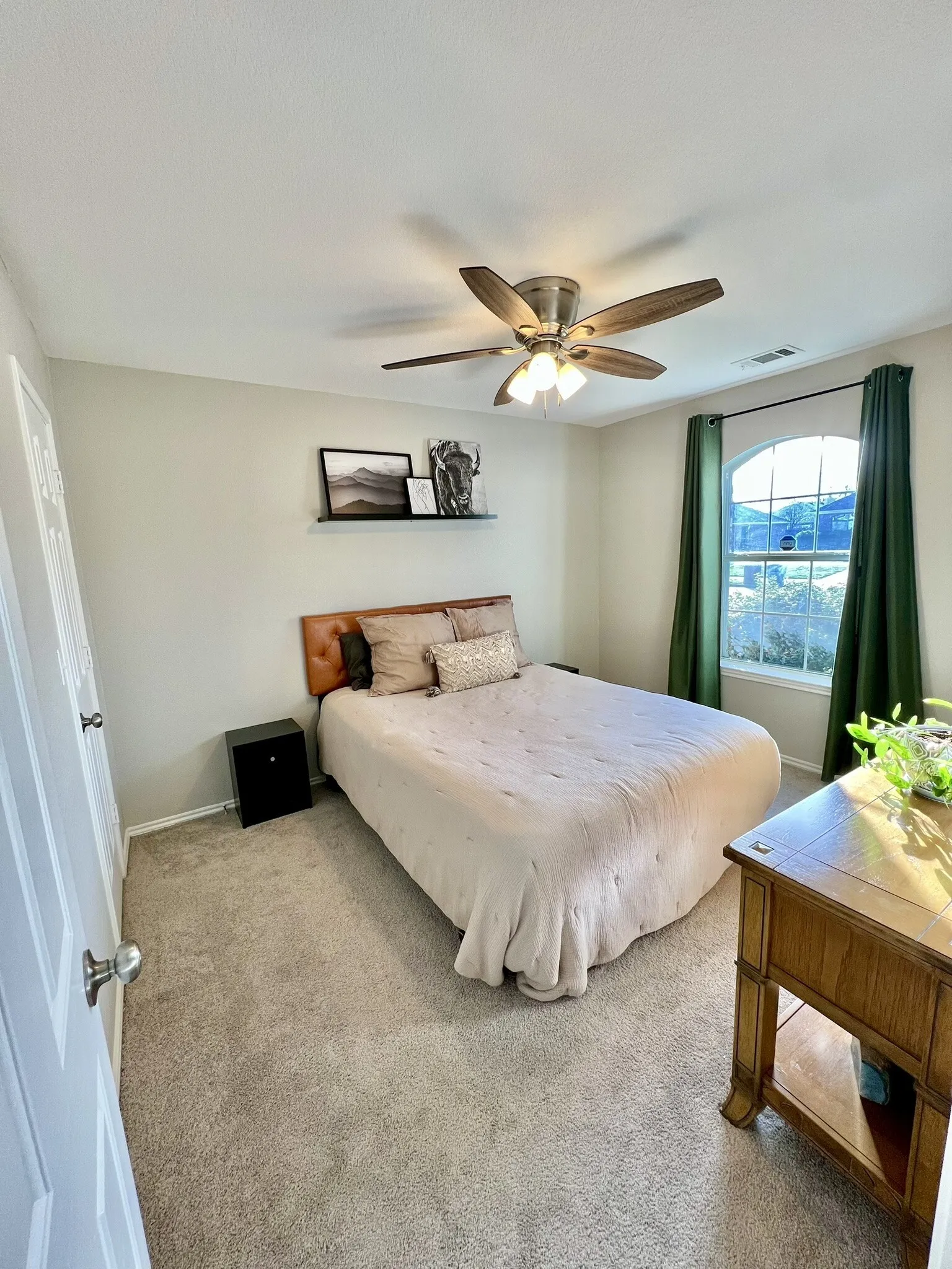 Single Family Residence For Rent in Denton County , 237 Flatwood Drive, Little Elm, Texas 75068, 3 Bedroom, 2 Bathroom, 2 Garage spaces, 1,567 Sqft, built in 2005, mls#21407464, Real Estate Agent in Little Elm, Homes For Rent in Denton county, Homes For Rent in Little Elm, Realtor in Little Elm Texas, Real Estate Brokerage Independent Realty Texas, Luminita Cordes Realtor