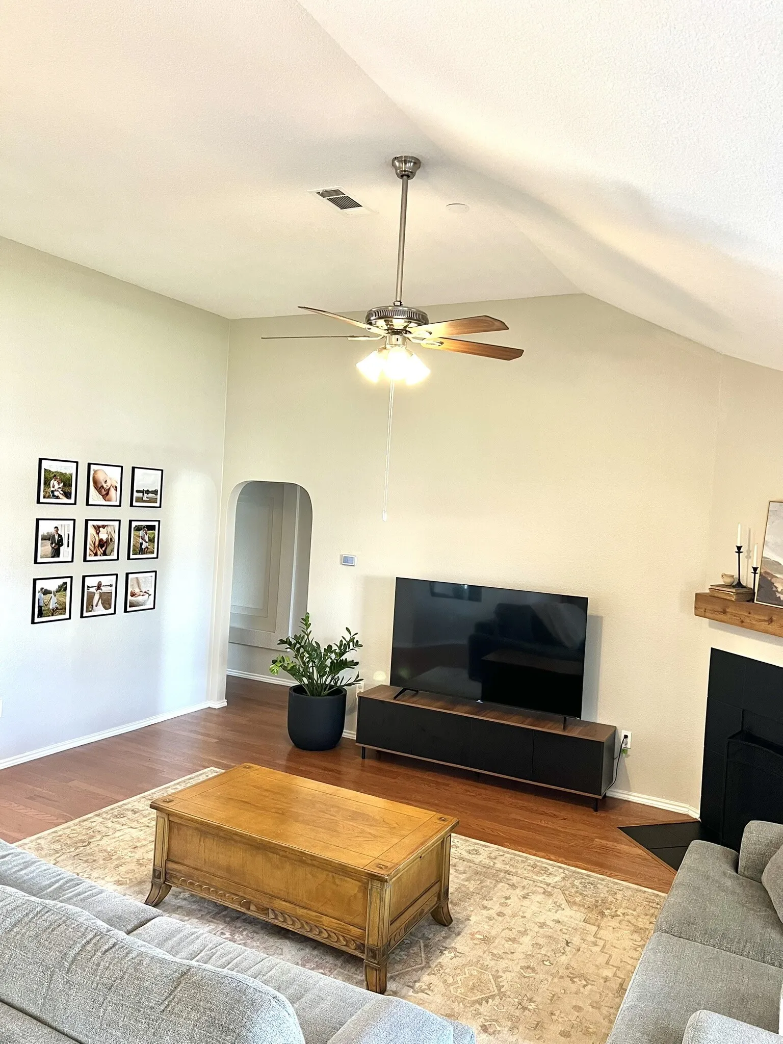 Single Family Residence For Rent in Denton County , 237 Flatwood Drive, Little Elm, Texas 75068, 3 Bedroom, 2 Bathroom, 2 Garage spaces, 1,567 Sqft, built in 2005, mls#21407464, Real Estate Agent in Little Elm, Homes For Rent in Denton county, Homes For Rent in Little Elm, Realtor in Little Elm Texas, Real Estate Brokerage Independent Realty Texas, Luminita Cordes Realtor