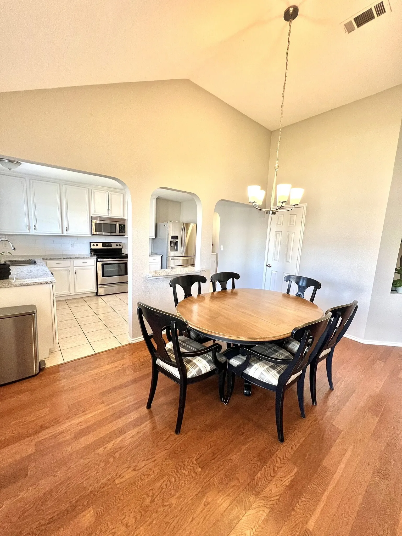Single Family Residence For Rent in Denton County , 237 Flatwood Drive, Little Elm, Texas 75068, 3 Bedroom, 2 Bathroom, 2 Garage spaces, 1,567 Sqft, built in 2005, mls#21407464, Real Estate Agent in Little Elm, Homes For Rent in Denton county, Homes For Rent in Little Elm, Realtor in Little Elm Texas, Real Estate Brokerage Independent Realty Texas, Luminita Cordes Realtor