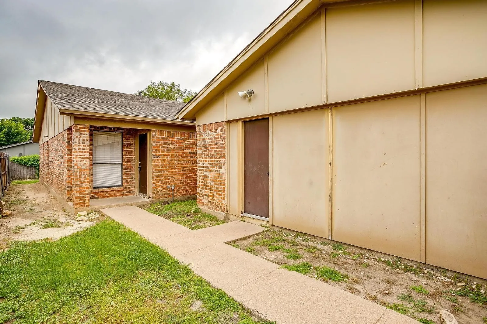 Duplex For Rent