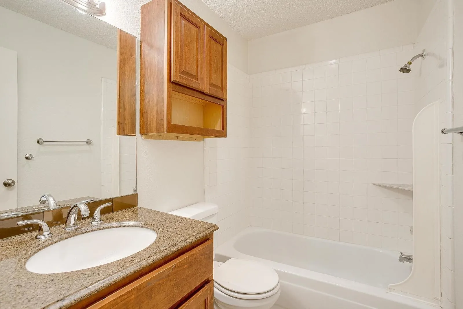 Duplex For Rent in Tarrant County , 10265 Aurora Drive, Fort Worth, Texas 76108, 2 Bedroom, 2 Bathroom, 1 Garage spaces, 1,880 Sqft, built in 1986, mls#21407901, Real Estate Agent in Fort Worth, Homes For Rent in Tarrant county, Homes For Rent in Fort Worth, Realtor in Fort Worth Texas, Real Estate Brokerage Independent Realty Texas, Luminita Cordes Realtor