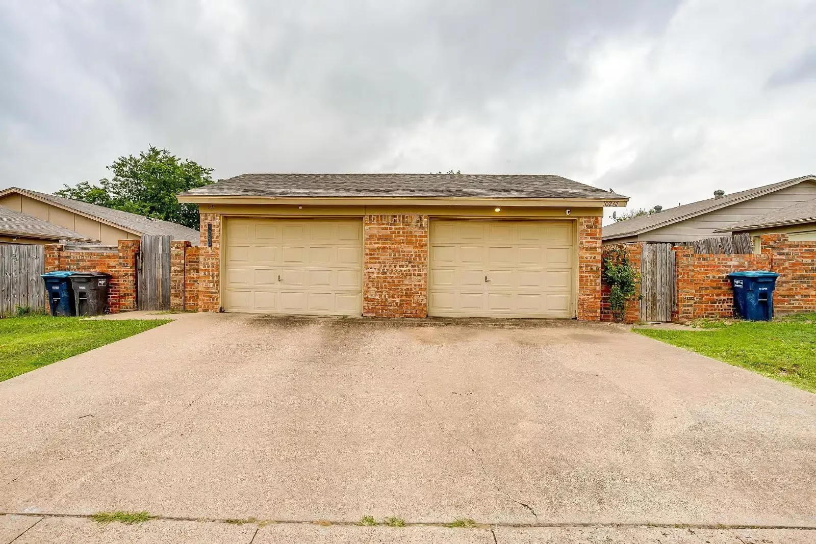 Duplex For Rent in Tarrant County , 10265 Aurora Drive, Fort Worth, Texas 76108, 2 Bedroom, 2 Bathroom, 1 Garage spaces, 1,880 Sqft, built in 1986, mls#21407901, Real Estate Agent in Fort Worth, Homes For Rent in Tarrant county, Homes For Rent in Fort Worth, Realtor in Fort Worth Texas, Real Estate Brokerage Independent Realty Texas, Luminita Cordes Realtor