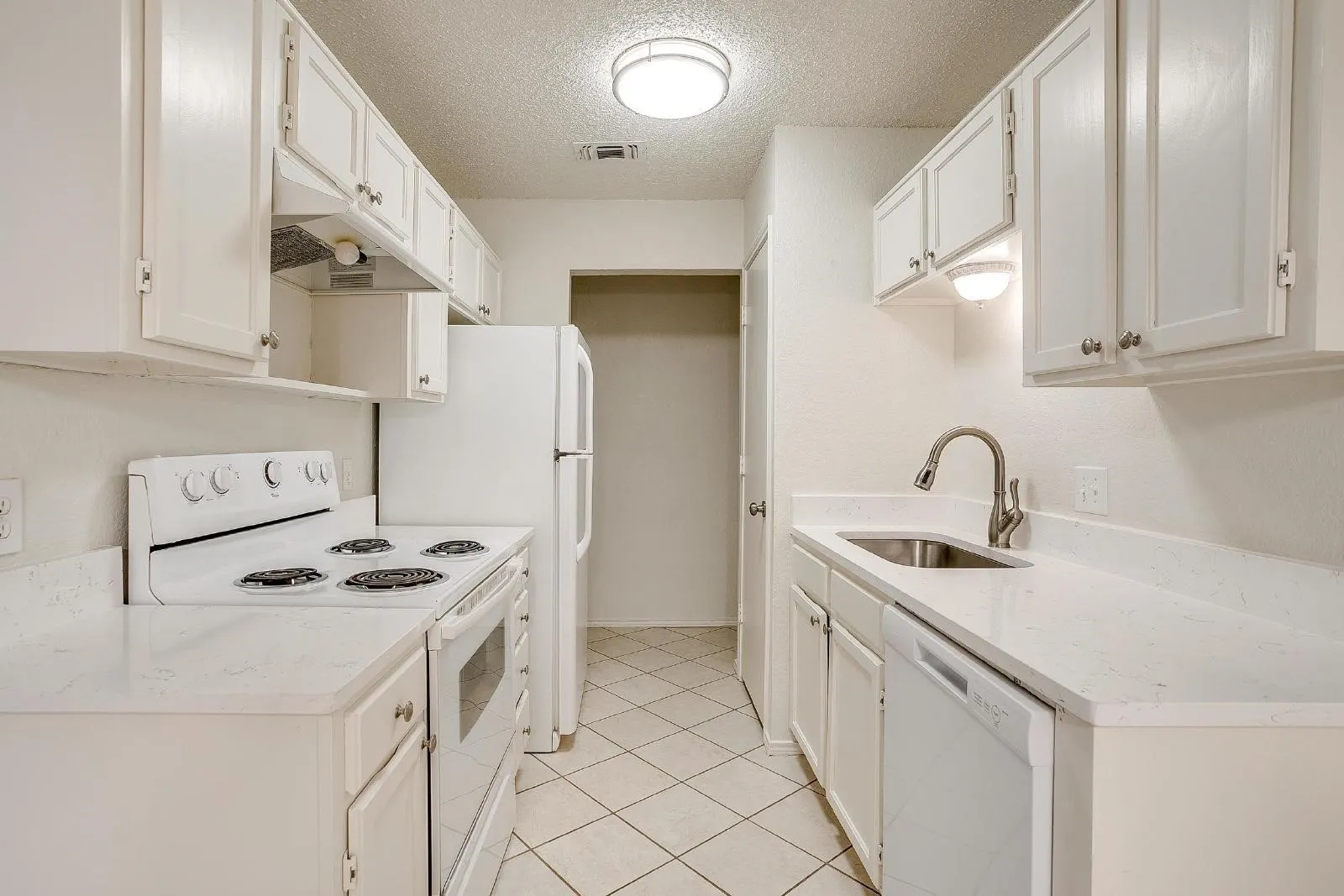 Duplex For Rent in Tarrant County , 10265 Aurora Drive, Fort Worth, Texas 76108, 2 Bedroom, 2 Bathroom, 1 Garage spaces, 1,880 Sqft, built in 1986, mls#21407901, Real Estate Agent in Fort Worth, Homes For Rent in Tarrant county, Homes For Rent in Fort Worth, Realtor in Fort Worth Texas, Real Estate Brokerage Independent Realty Texas, Luminita Cordes Realtor