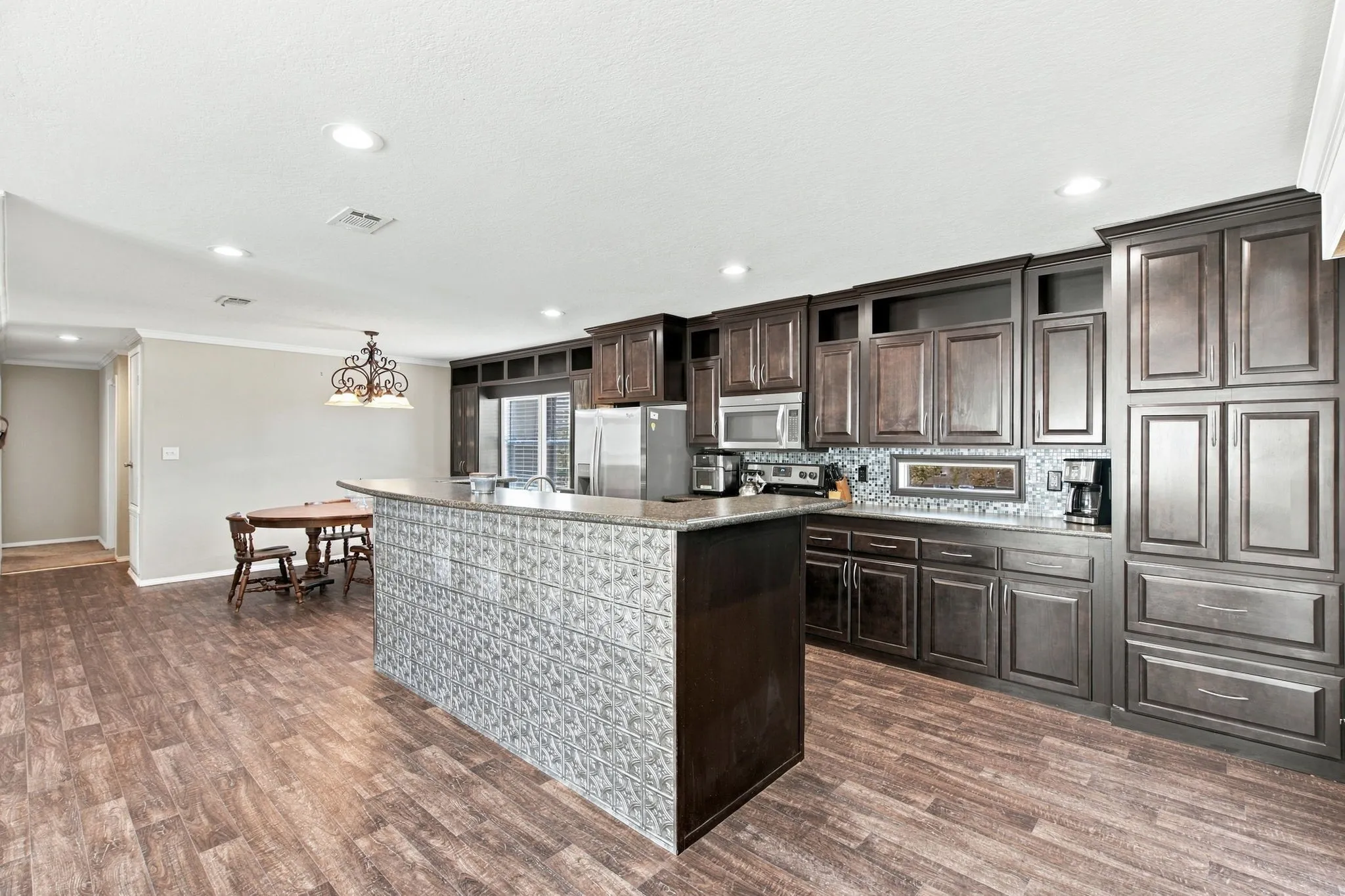 Mobile Home For Sale in Wise County , 664 County Road 4756, Boyd, Texas 76023, 4 Bedroom, 2 Bathroom, Garage spaces, 2,380 Sqft, built in 2015, mls#21402867, Real Estate Agent in Boyd, Homes For Sale in Wise county, Homes For Sale in Boyd, Realtor in Boyd Texas, Real Estate Brokerage Independent Realty Texas, Luminita Cordes Realtor