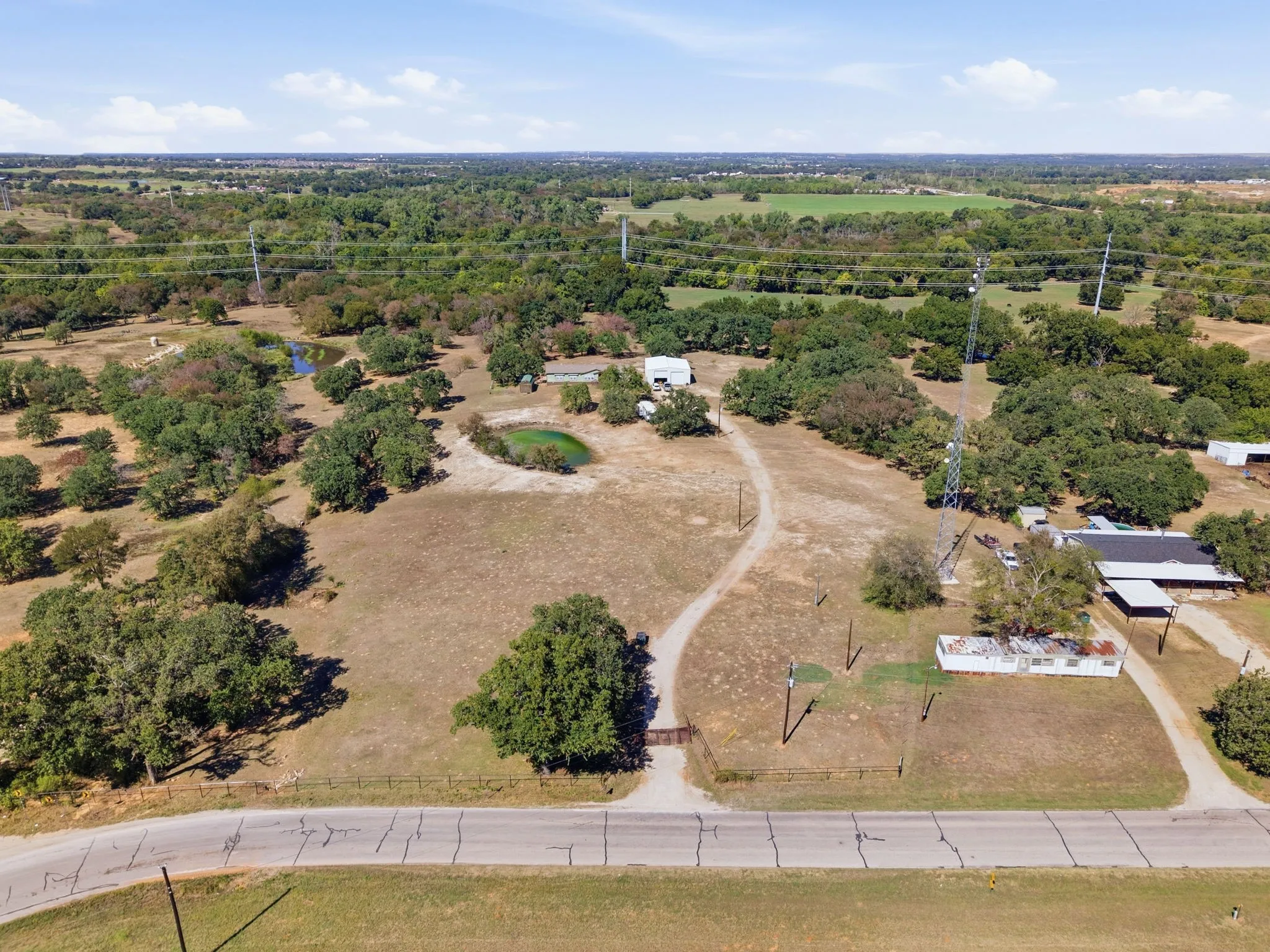 Mobile Home For Sale in Wise County , 664 County Road 4756, Boyd, Texas 76023, 4 Bedroom, 2 Bathroom, Garage spaces, 2,380 Sqft, built in 2015, mls#21402867, Real Estate Agent in Boyd, Homes For Sale in Wise county, Homes For Sale in Boyd, Realtor in Boyd Texas, Real Estate Brokerage Independent Realty Texas, Luminita Cordes Realtor