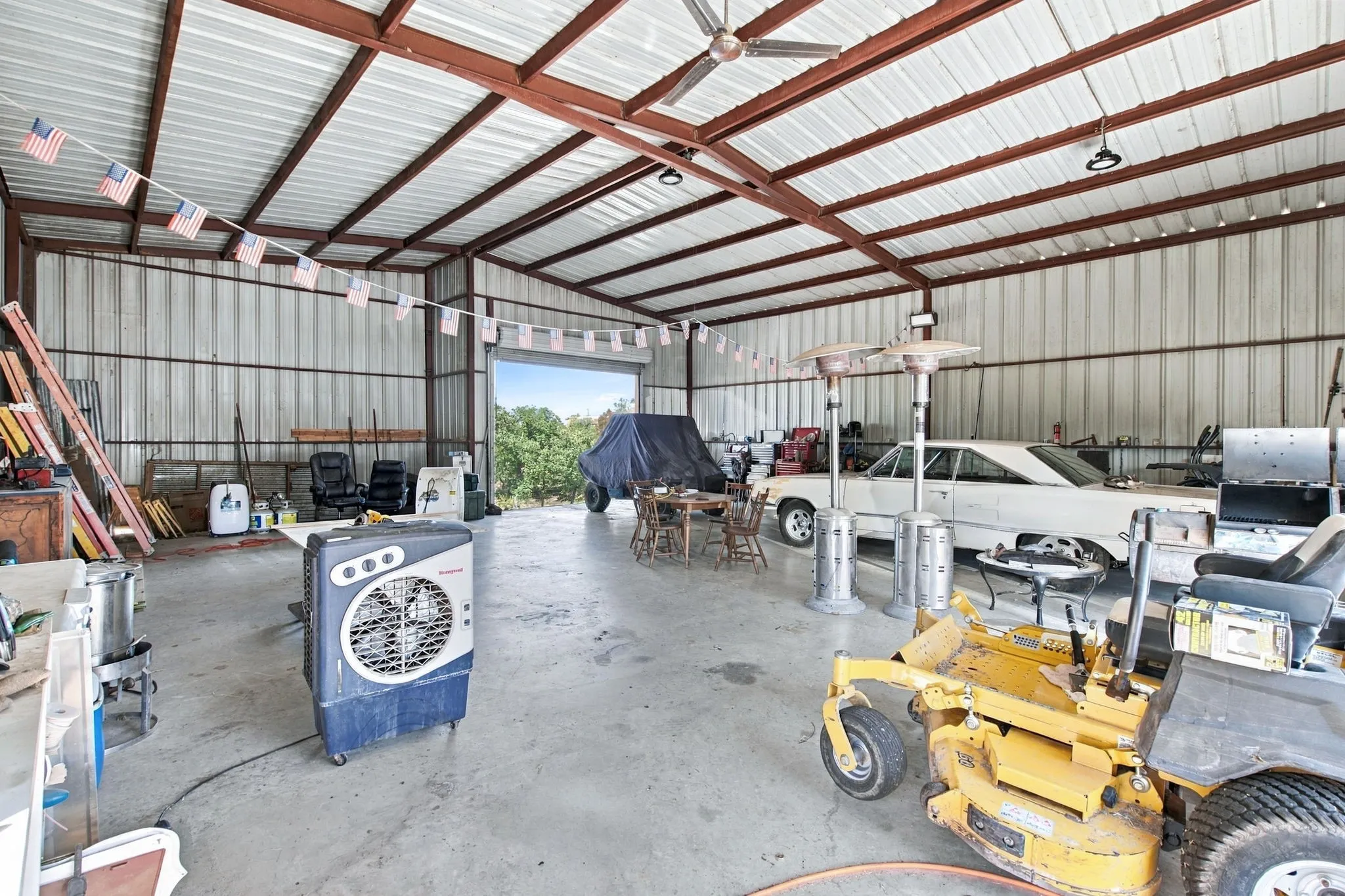 Mobile Home For Sale in Wise County , 664 County Road 4756, Boyd, Texas 76023, 4 Bedroom, 2 Bathroom, Garage spaces, 2,380 Sqft, built in 2015, mls#21402867, Real Estate Agent in Boyd, Homes For Sale in Wise county, Homes For Sale in Boyd, Realtor in Boyd Texas, Real Estate Brokerage Independent Realty Texas, Luminita Cordes Realtor