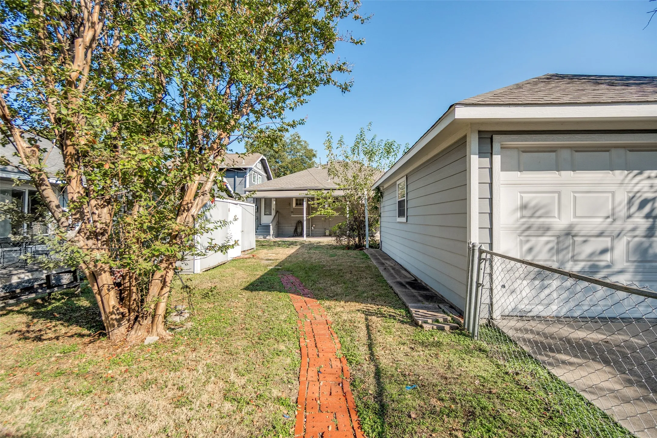 Single Family Residence For Sale in Dallas County , 5906 Palo Pinto Avenue, Dallas, Texas 75206, 3 Bedroom, 3 Bathroom, 2 Garage spaces, 2,236 Sqft, built in 1929, mls#21399333, Real Estate Agent in Dallas, Homes For Sale in Dallas county, Homes For Sale in Dallas, Realtor in Dallas Texas, Real Estate Brokerage Independent Realty Texas, Luminita Cordes Realtor
