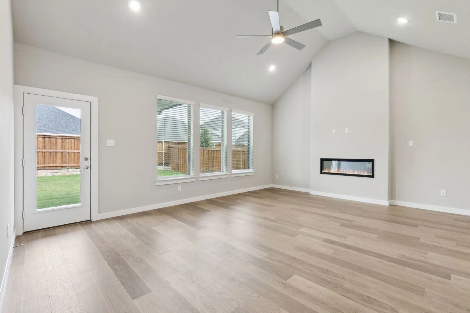 Single Family Residence For Sale in Tarrant County , 10616 Blakely Creek Road, Fort Worth, Texas 76126, 4 Bedroom, 3 Bathroom, 2 Garage spaces, 2,465 Sqft, built in 2026, mls#21407894, Real Estate Agent in Fort Worth, Homes For Sale in Tarrant county, Homes For Sale in Fort Worth, Realtor in Fort Worth Texas, Real Estate Brokerage Independent Realty Texas, Luminita Cordes Realtor