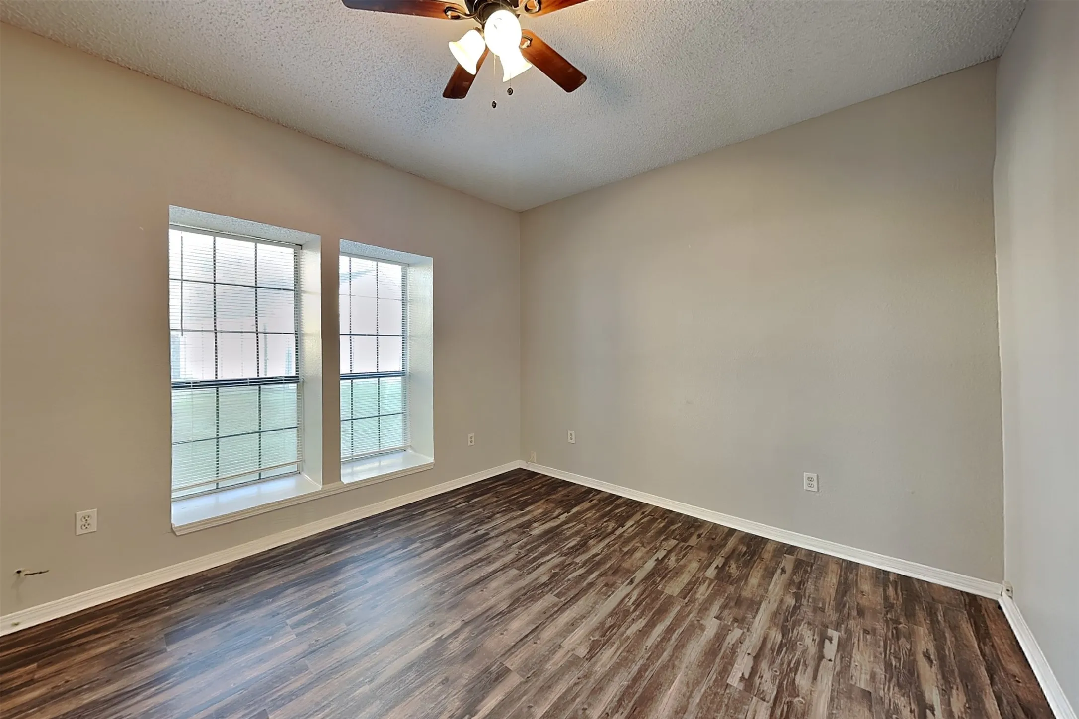 Single Family Residence For Rent in Dallas County , 6312 Alissa Drive, Rowlett, Texas 75089, 3 Bedroom, 2 Bathroom, 2 Garage spaces, 1,521 Sqft, built in 1984, mls#21407686, Real Estate Agent in Rowlett, Homes For Rent in Dallas county, Homes For Rent in Rowlett, Realtor in Rowlett Texas, Real Estate Brokerage Independent Realty Texas, Luminita Cordes Realtor