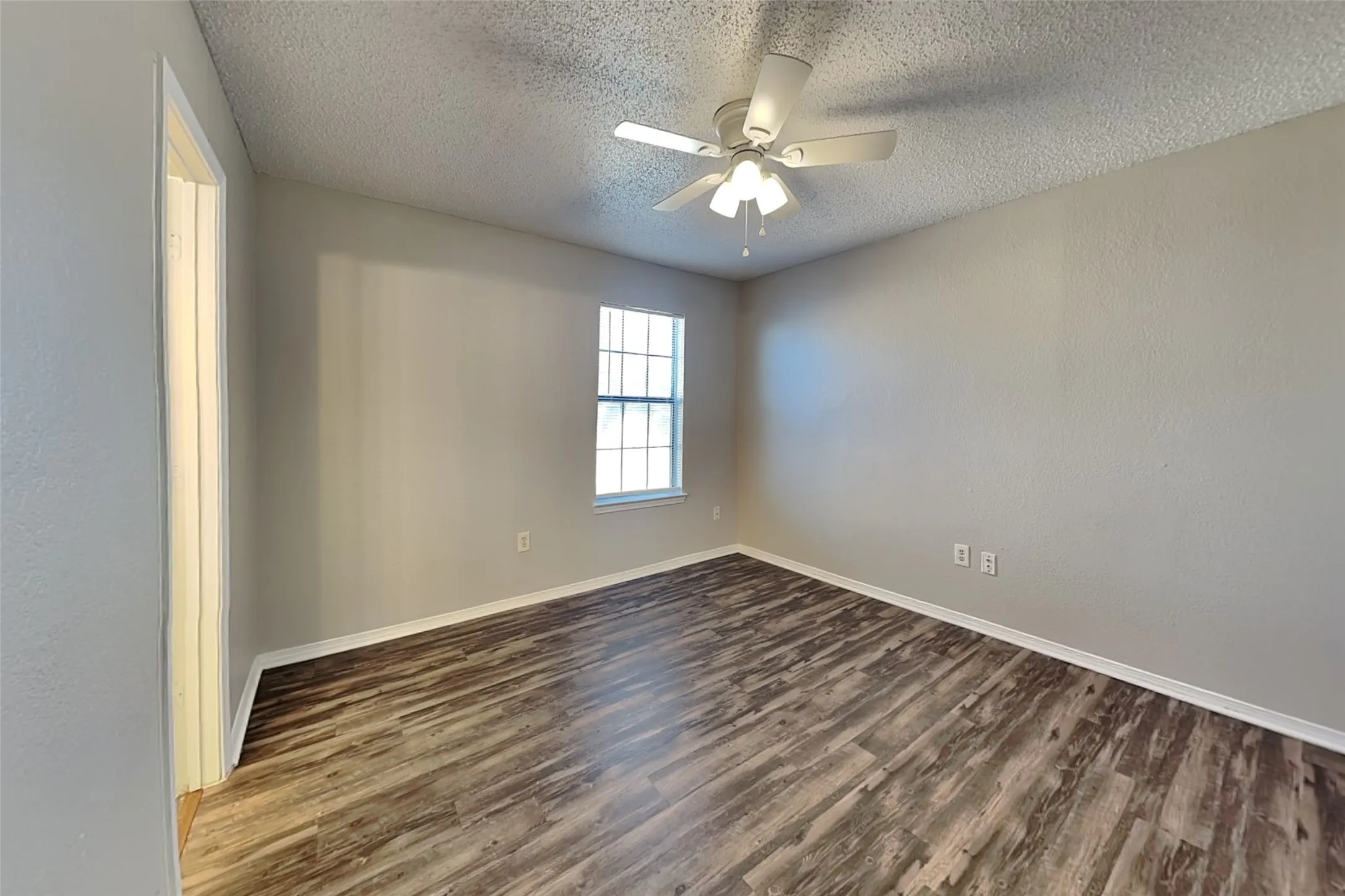 Single Family Residence For Rent in Dallas County , 6312 Alissa Drive, Rowlett, Texas 75089, 3 Bedroom, 2 Bathroom, 2 Garage spaces, 1,521 Sqft, built in 1984, mls#21407686, Real Estate Agent in Rowlett, Homes For Rent in Dallas county, Homes For Rent in Rowlett, Realtor in Rowlett Texas, Real Estate Brokerage Independent Realty Texas, Luminita Cordes Realtor