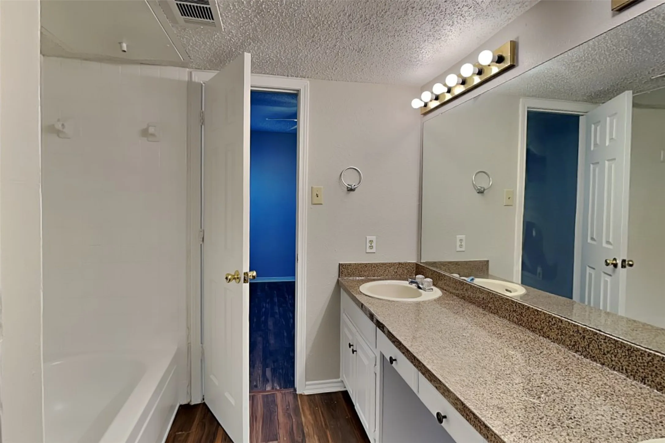 Single Family Residence For Rent in Dallas County , 6312 Alissa Drive, Rowlett, Texas 75089, 3 Bedroom, 2 Bathroom, 2 Garage spaces, 1,521 Sqft, built in 1984, mls#21407686, Real Estate Agent in Rowlett, Homes For Rent in Dallas county, Homes For Rent in Rowlett, Realtor in Rowlett Texas, Real Estate Brokerage Independent Realty Texas, Luminita Cordes Realtor