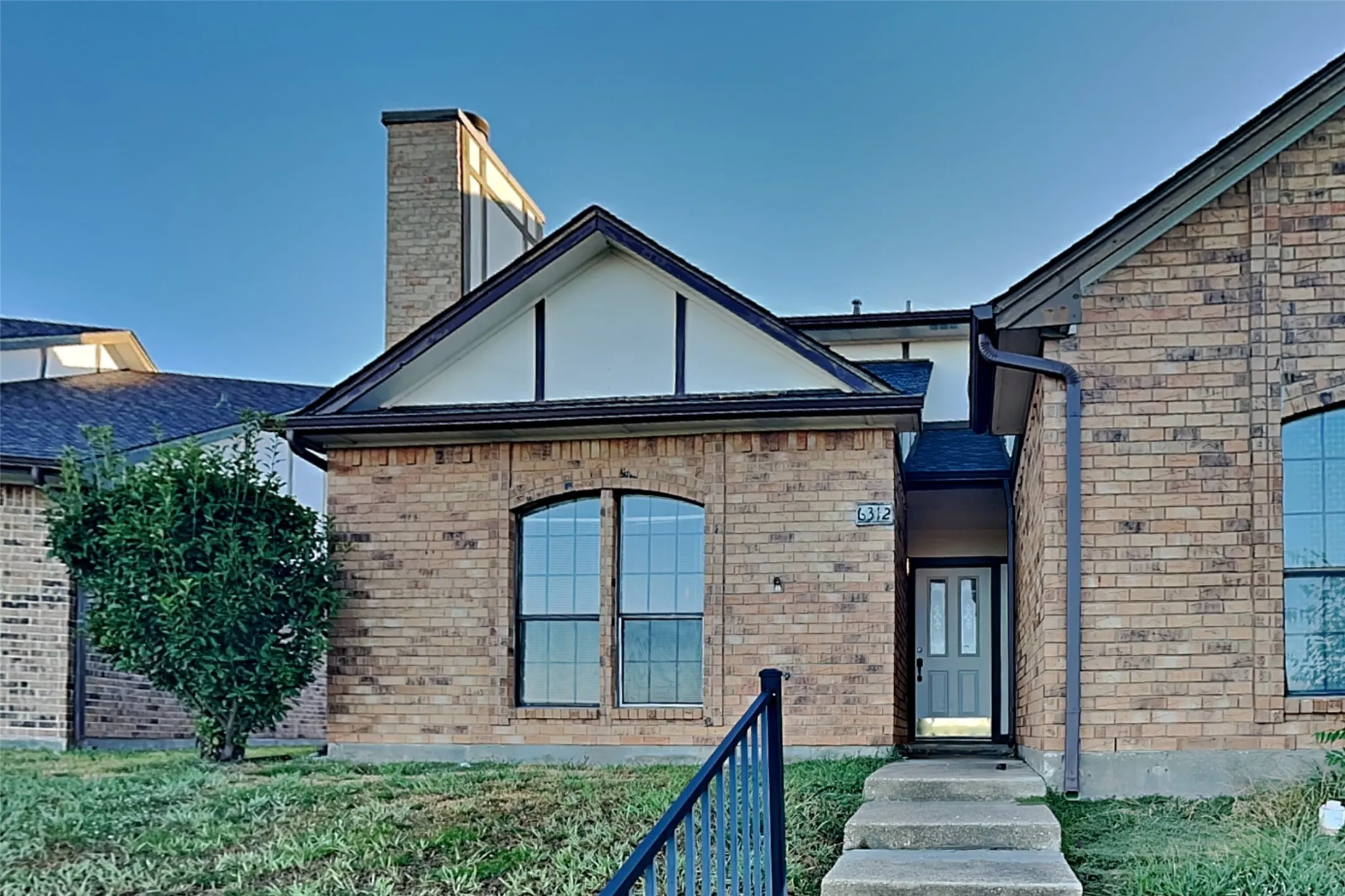 Single Family Residence For Rent