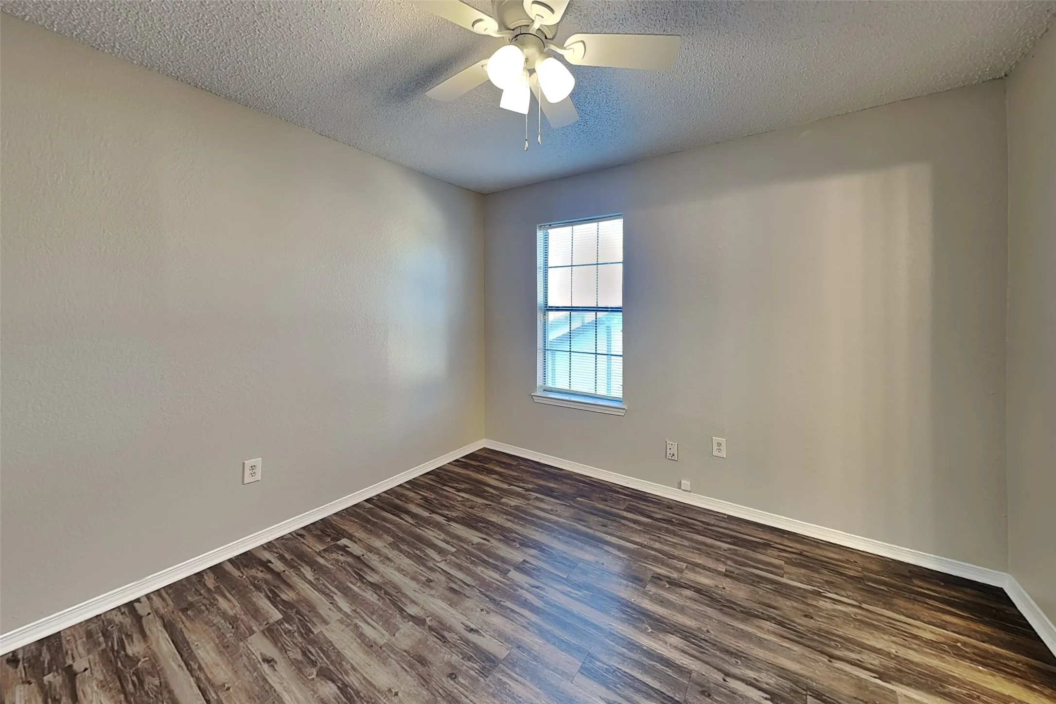 Single Family Residence For Rent in Dallas County , 6312 Alissa Drive, Rowlett, Texas 75089, 3 Bedroom, 2 Bathroom, 2 Garage spaces, 1,521 Sqft, built in 1984, mls#21407686, Real Estate Agent in Rowlett, Homes For Rent in Dallas county, Homes For Rent in Rowlett, Realtor in Rowlett Texas, Real Estate Brokerage Independent Realty Texas, Luminita Cordes Realtor