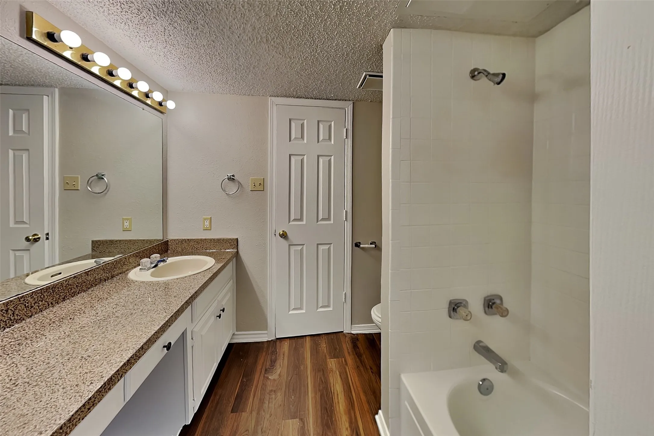 Single Family Residence For Rent in Dallas County , 6312 Alissa Drive, Rowlett, Texas 75089, 3 Bedroom, 2 Bathroom, 2 Garage spaces, 1,521 Sqft, built in 1984, mls#21407686, Real Estate Agent in Rowlett, Homes For Rent in Dallas county, Homes For Rent in Rowlett, Realtor in Rowlett Texas, Real Estate Brokerage Independent Realty Texas, Luminita Cordes Realtor