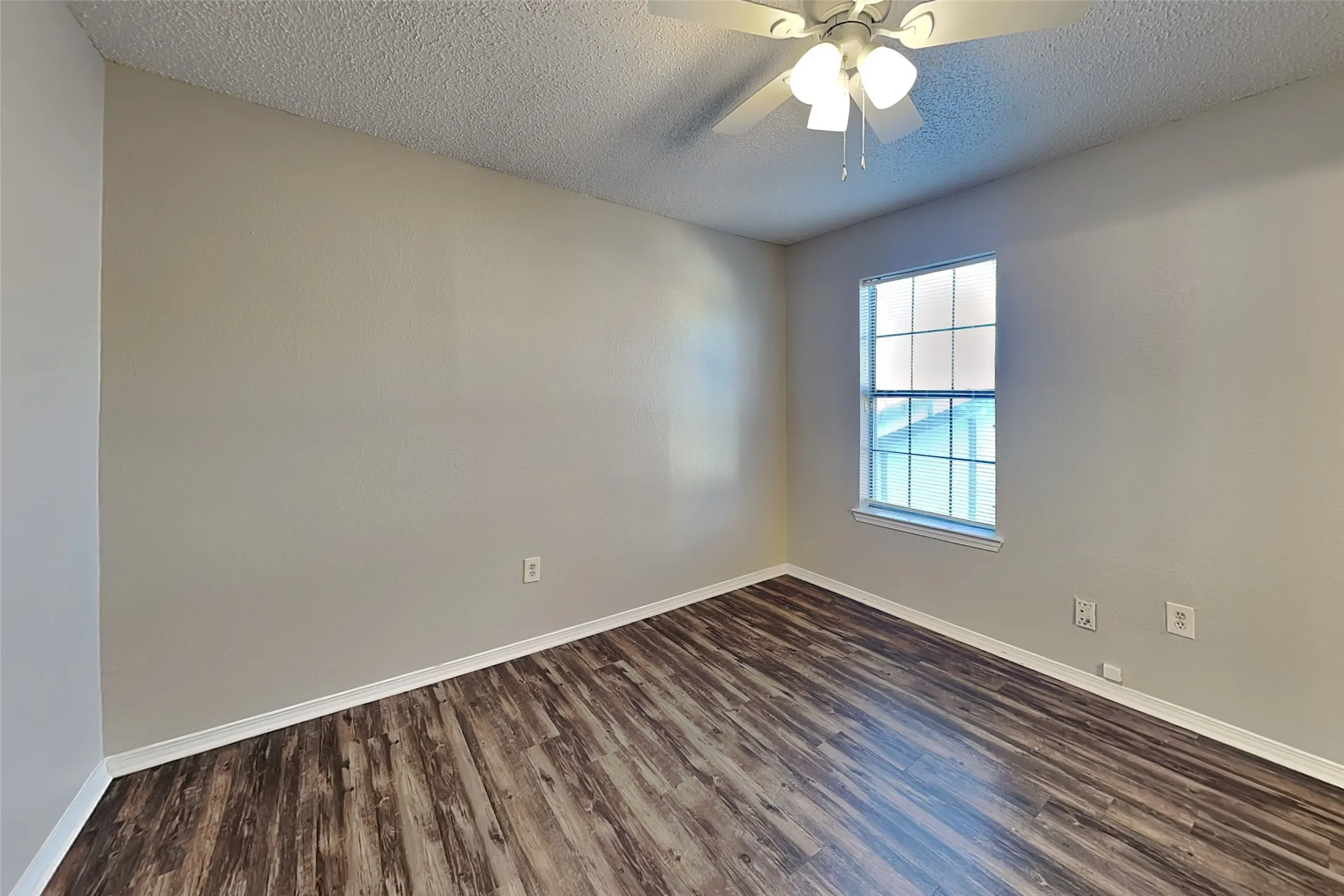 Single Family Residence For Rent in Dallas County , 6312 Alissa Drive, Rowlett, Texas 75089, 3 Bedroom, 2 Bathroom, 2 Garage spaces, 1,521 Sqft, built in 1984, mls#21407686, Real Estate Agent in Rowlett, Homes For Rent in Dallas county, Homes For Rent in Rowlett, Realtor in Rowlett Texas, Real Estate Brokerage Independent Realty Texas, Luminita Cordes Realtor