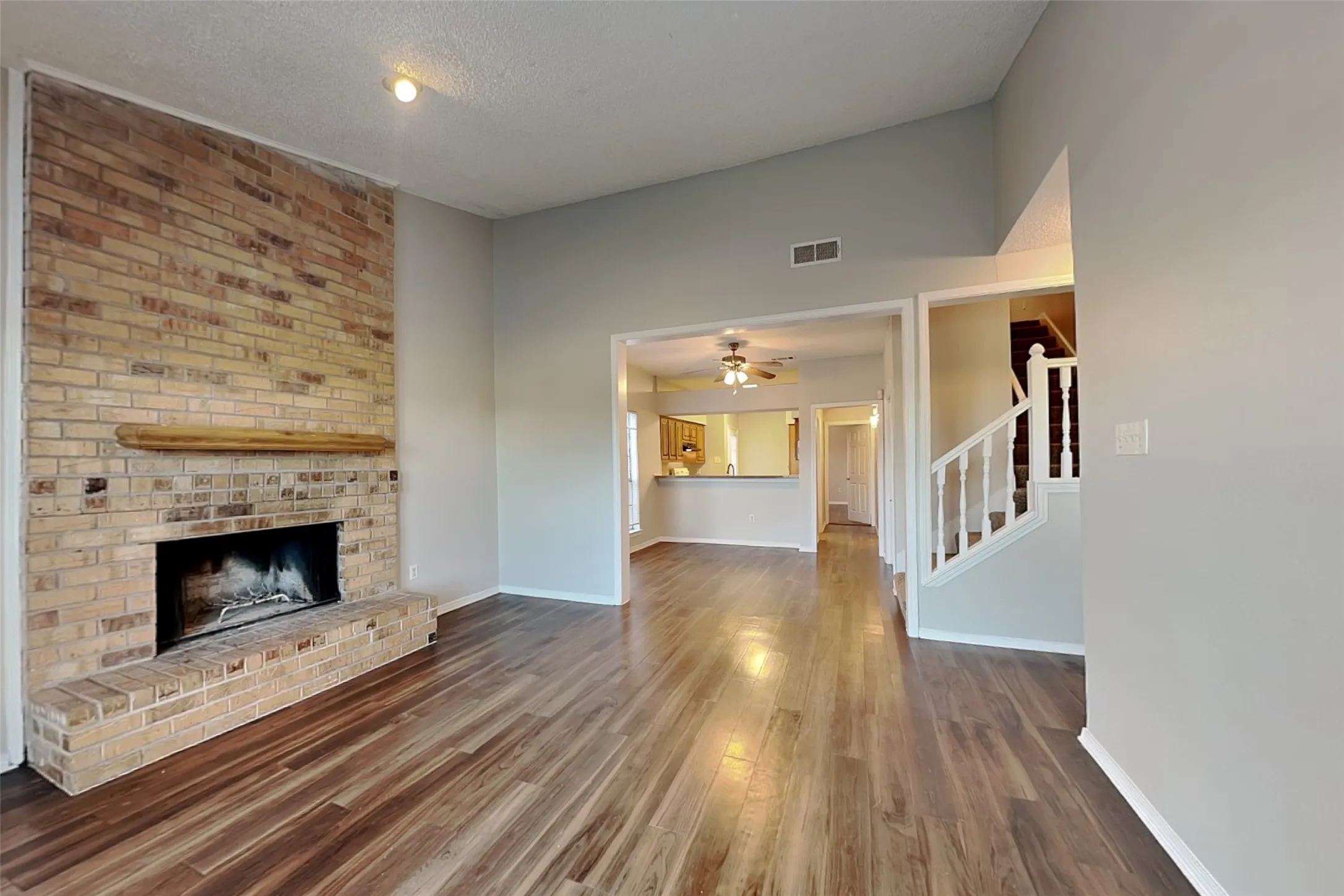 Single Family Residence For Rent in Dallas County , 6312 Alissa Drive, Rowlett, Texas 75089, 3 Bedroom, 2 Bathroom, 2 Garage spaces, 1,521 Sqft, built in 1984, mls#21407686, Real Estate Agent in Rowlett, Homes For Rent in Dallas county, Homes For Rent in Rowlett, Realtor in Rowlett Texas, Real Estate Brokerage Independent Realty Texas, Luminita Cordes Realtor