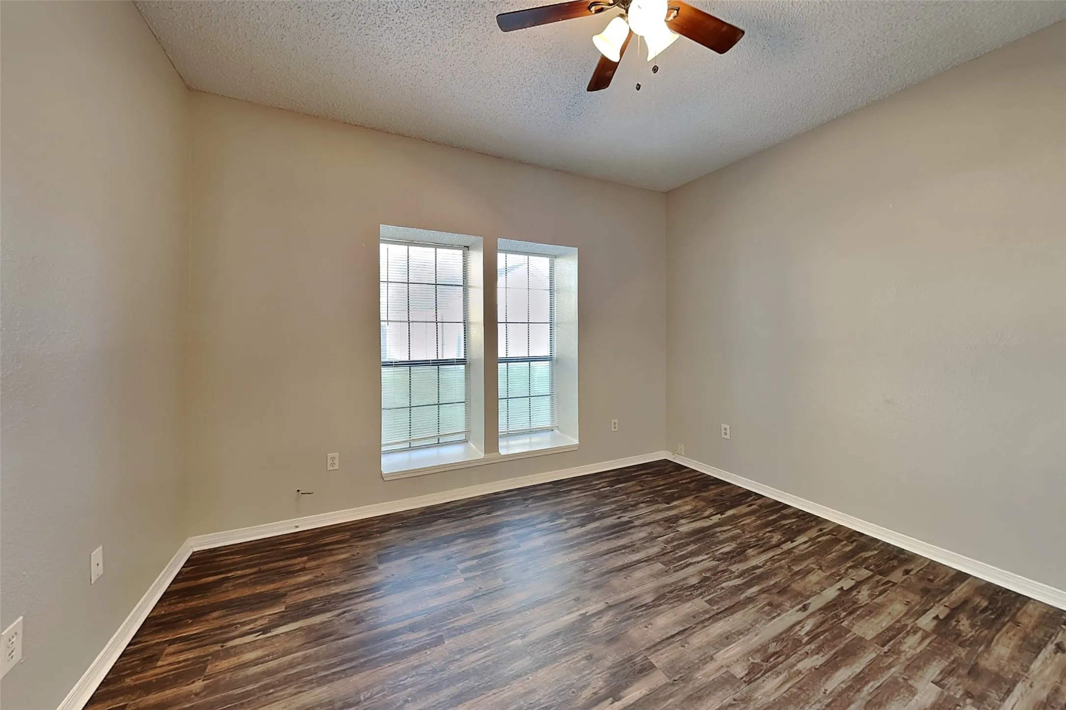 Single Family Residence For Rent in Dallas County , 6312 Alissa Drive, Rowlett, Texas 75089, 3 Bedroom, 2 Bathroom, 2 Garage spaces, 1,521 Sqft, built in 1984, mls#21407686, Real Estate Agent in Rowlett, Homes For Rent in Dallas county, Homes For Rent in Rowlett, Realtor in Rowlett Texas, Real Estate Brokerage Independent Realty Texas, Luminita Cordes Realtor