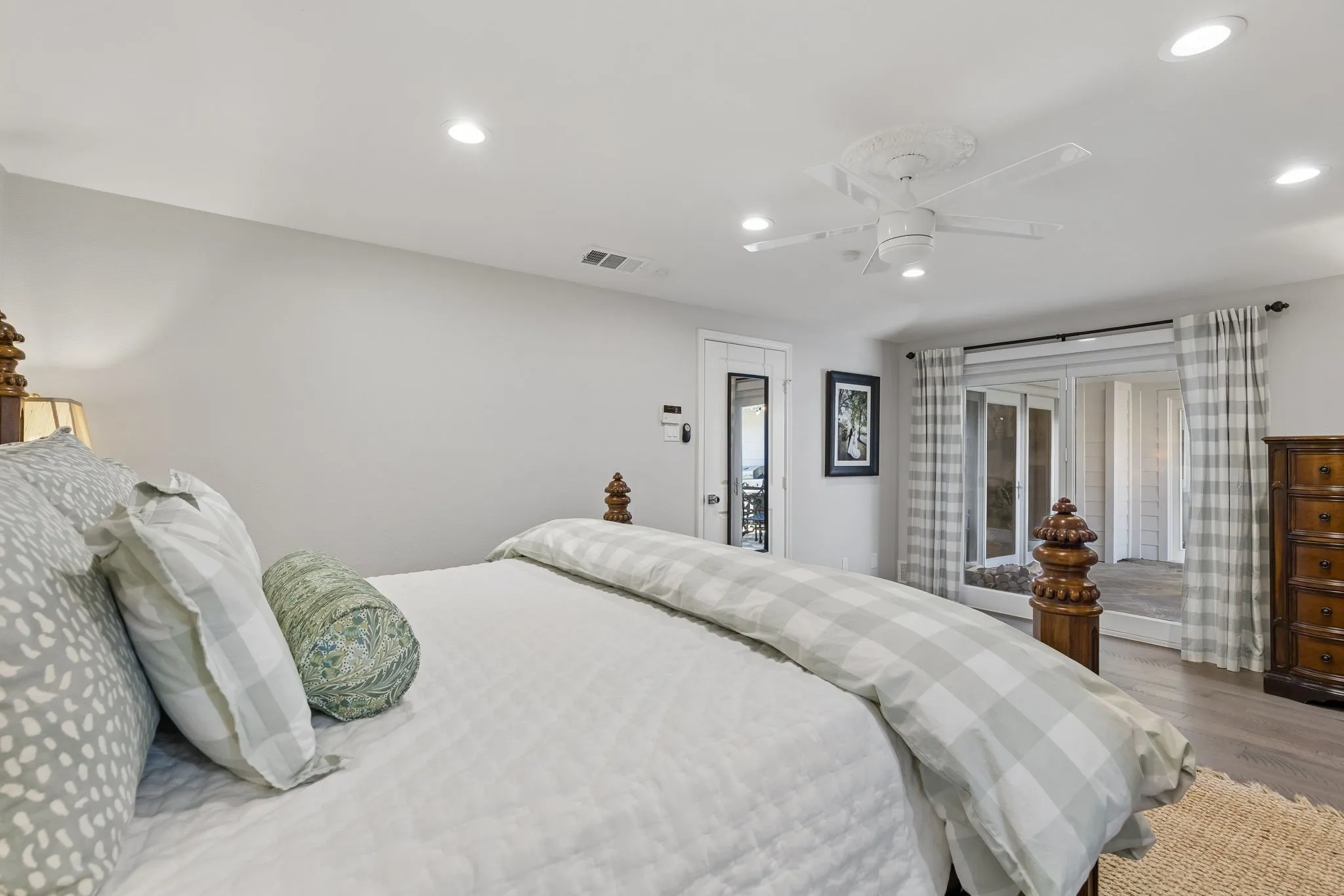 Single Family Residence For Sale in Dallas County , 7341 La Sobrina Drive, Dallas, Texas 75248, 4 Bedroom, 4 Bathroom, 2 Garage spaces, 3,396 Sqft, built in 1971, mls#21403855, Real Estate Agent in Dallas, Homes For Sale in Dallas county, Homes For Sale in Dallas, Realtor in Dallas Texas, Real Estate Brokerage Independent Realty Texas, Luminita Cordes Realtor