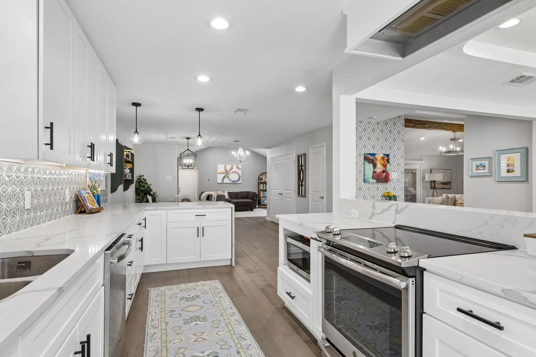 Single Family Residence For Sale in Dallas County , 7341 La Sobrina Drive, Dallas, Texas 75248, 4 Bedroom, 4 Bathroom, 2 Garage spaces, 3,396 Sqft, built in 1971, mls#21403855, Real Estate Agent in Dallas, Homes For Sale in Dallas county, Homes For Sale in Dallas, Realtor in Dallas Texas, Real Estate Brokerage Independent Realty Texas, Luminita Cordes Realtor