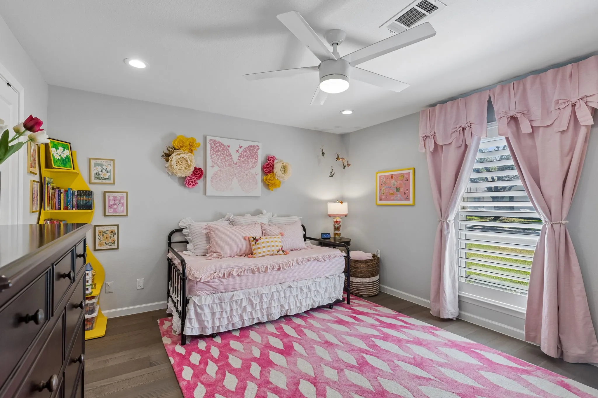 Single Family Residence For Sale in Dallas County , 7341 La Sobrina Drive, Dallas, Texas 75248, 4 Bedroom, 4 Bathroom, 2 Garage spaces, 3,396 Sqft, built in 1971, mls#21403855, Real Estate Agent in Dallas, Homes For Sale in Dallas county, Homes For Sale in Dallas, Realtor in Dallas Texas, Real Estate Brokerage Independent Realty Texas, Luminita Cordes Realtor