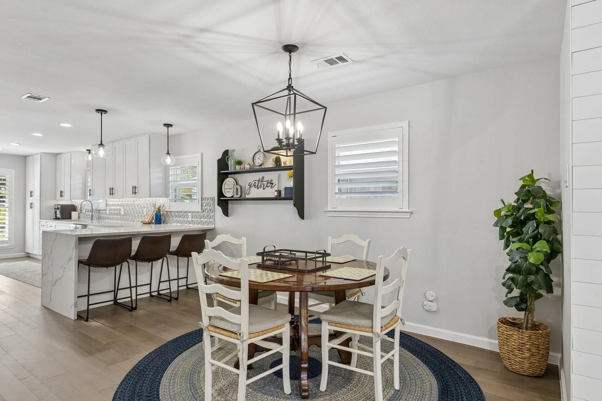 Single Family Residence For Sale in Dallas County , 7341 La Sobrina Drive, Dallas, Texas 75248, 4 Bedroom, 4 Bathroom, 2 Garage spaces, 3,396 Sqft, built in 1971, mls#21403855, Real Estate Agent in Dallas, Homes For Sale in Dallas county, Homes For Sale in Dallas, Realtor in Dallas Texas, Real Estate Brokerage Independent Realty Texas, Luminita Cordes Realtor