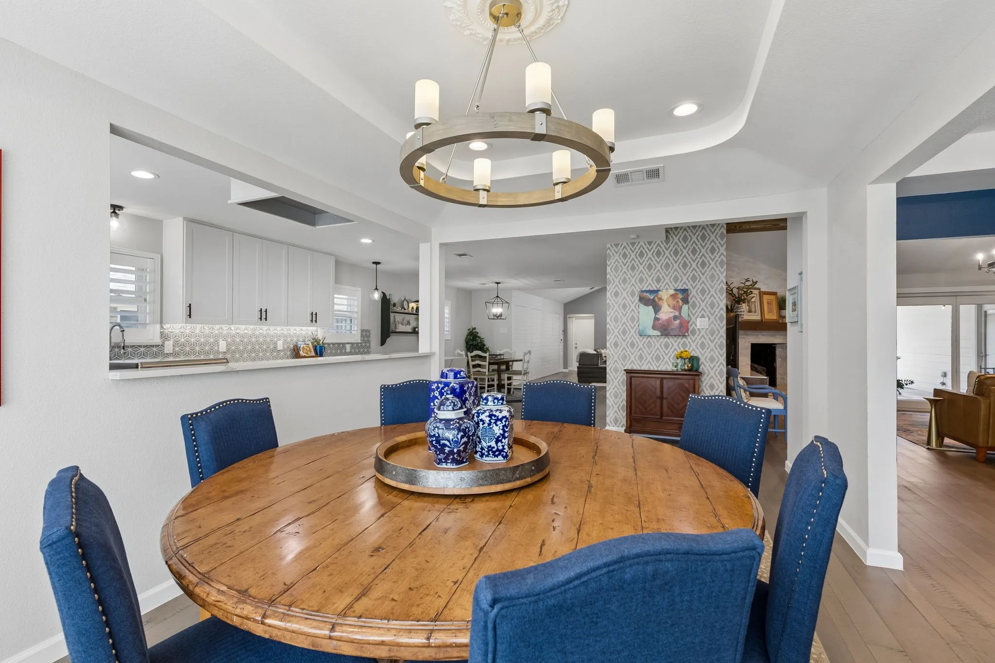 Single Family Residence For Sale in Dallas County , 7341 La Sobrina Drive, Dallas, Texas 75248, 4 Bedroom, 4 Bathroom, 2 Garage spaces, 3,396 Sqft, built in 1971, mls#21403855, Real Estate Agent in Dallas, Homes For Sale in Dallas county, Homes For Sale in Dallas, Realtor in Dallas Texas, Real Estate Brokerage Independent Realty Texas, Luminita Cordes Realtor