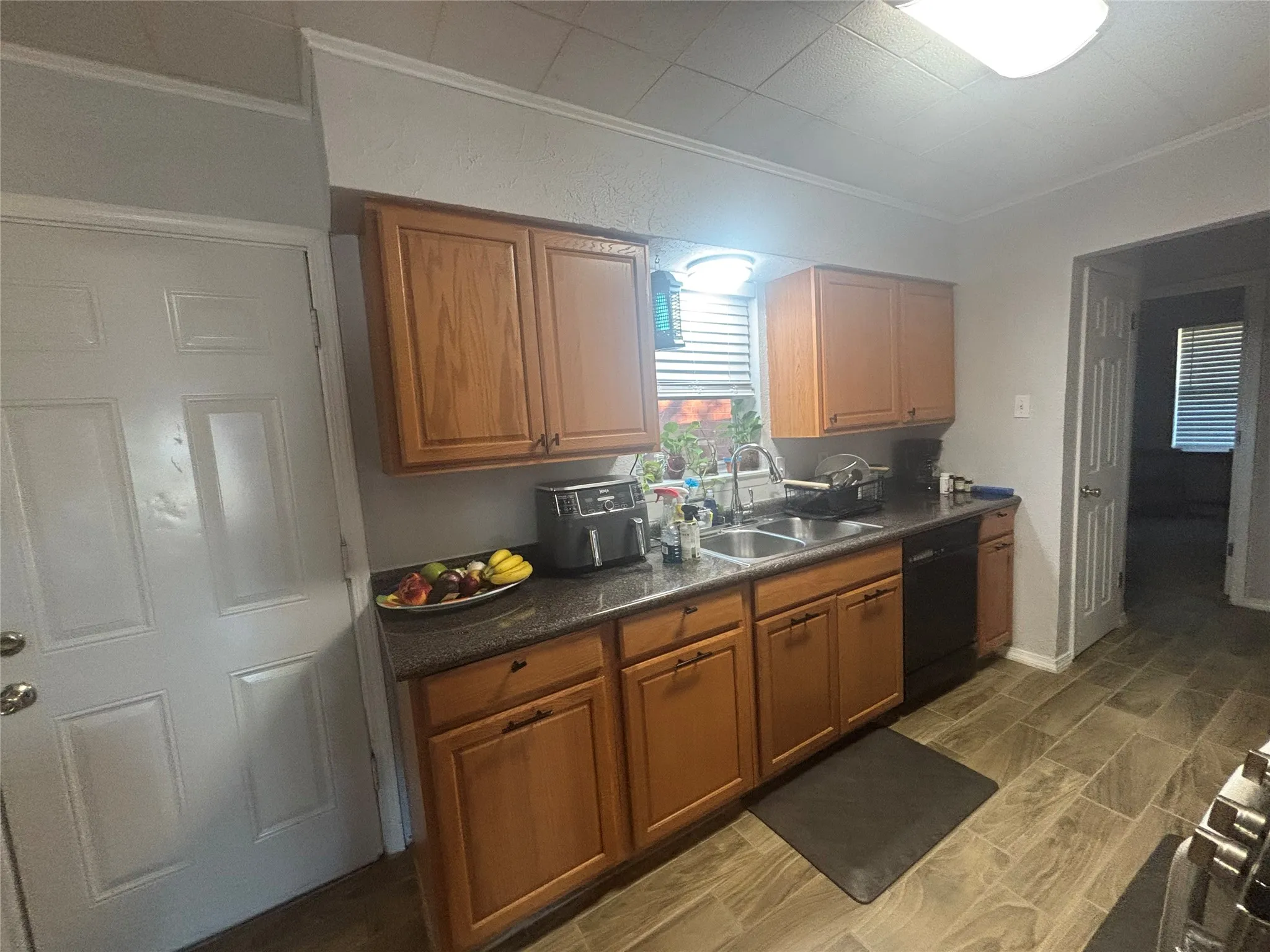Single Family Residence For Sale in Dallas County , 3525 Susan Drive, Mesquite, Texas 75150, 3 Bedroom, 2 Bathroom, 1 Garage spaces, 1,051 Sqft, built in 1958, mls#21401822, Real Estate Agent in Mesquite, Homes For Sale in Dallas county, Homes For Sale in Mesquite, Realtor in Mesquite Texas, Real Estate Brokerage Independent Realty Texas, Luminita Cordes Realtor