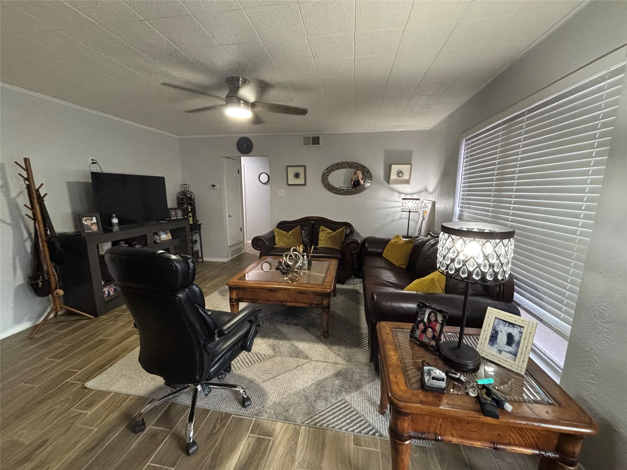 Single Family Residence For Sale in Dallas County , 3525 Susan Drive, Mesquite, Texas 75150, 3 Bedroom, 2 Bathroom, 1 Garage spaces, 1,051 Sqft, built in 1958, mls#21401822, Real Estate Agent in Mesquite, Homes For Sale in Dallas county, Homes For Sale in Mesquite, Realtor in Mesquite Texas, Real Estate Brokerage Independent Realty Texas, Luminita Cordes Realtor