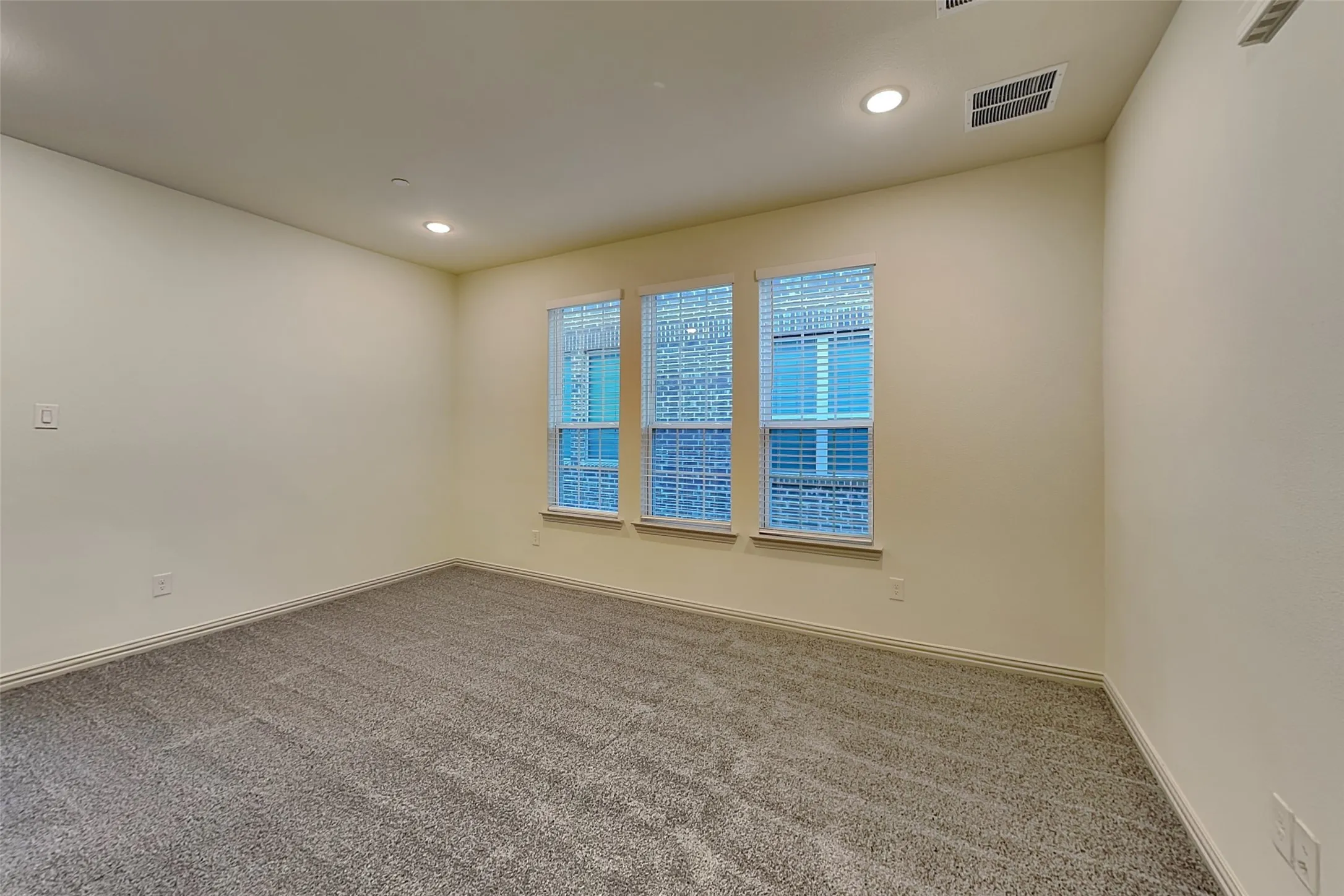 Single Family Residence For Rent in Denton County , 3693 Dutchess Drive, Frisco, Texas 75034, 3 Bedroom, 3 Bathroom, 2 Garage spaces, 2,259 Sqft, built in 2021, mls#21407679, Real Estate Agent in Frisco, Homes For Rent in Denton county, Homes For Rent in Frisco, Realtor in Frisco Texas, Real Estate Brokerage Independent Realty Texas, Luminita Cordes Realtor