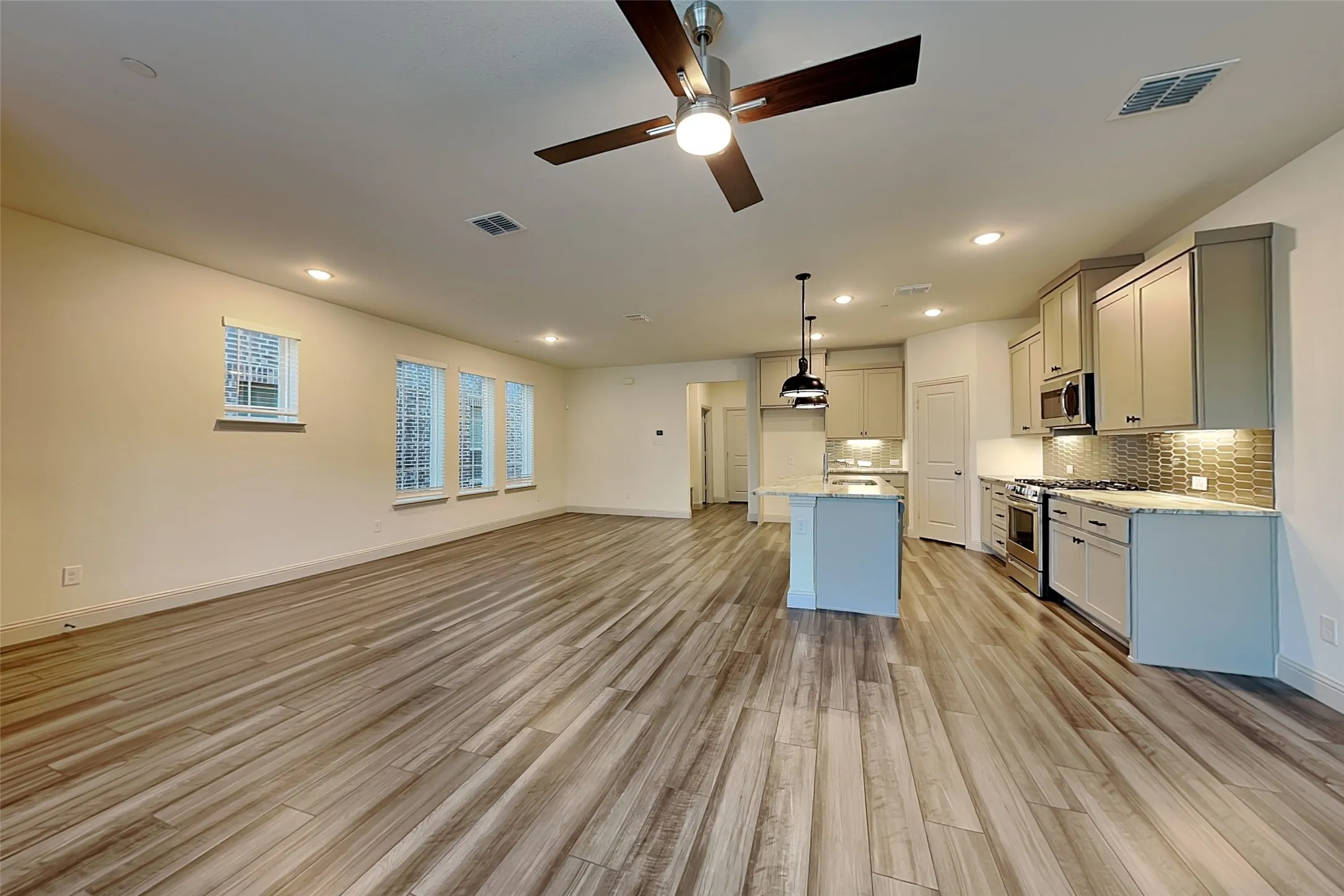 Single Family Residence For Rent in Denton County , 3693 Dutchess Drive, Frisco, Texas 75034, 3 Bedroom, 3 Bathroom, 2 Garage spaces, 2,259 Sqft, built in 2021, mls#21407679, Real Estate Agent in Frisco, Homes For Rent in Denton county, Homes For Rent in Frisco, Realtor in Frisco Texas, Real Estate Brokerage Independent Realty Texas, Luminita Cordes Realtor