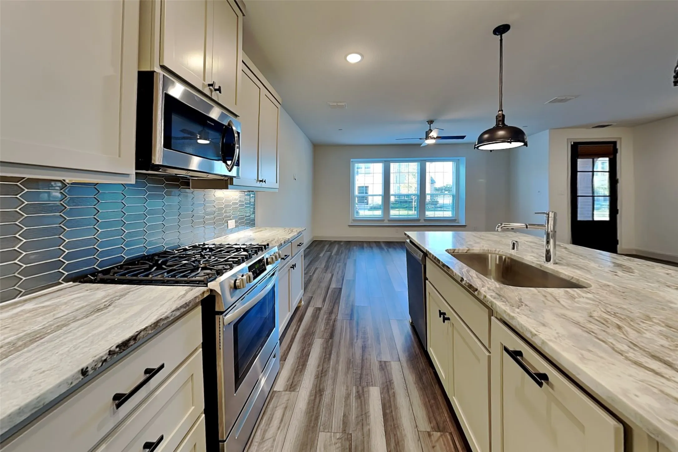 Single Family Residence For Rent in Denton County , 3693 Dutchess Drive, Frisco, Texas 75034, 3 Bedroom, 3 Bathroom, 2 Garage spaces, 2,259 Sqft, built in 2021, mls#21407679, Real Estate Agent in Frisco, Homes For Rent in Denton county, Homes For Rent in Frisco, Realtor in Frisco Texas, Real Estate Brokerage Independent Realty Texas, Luminita Cordes Realtor