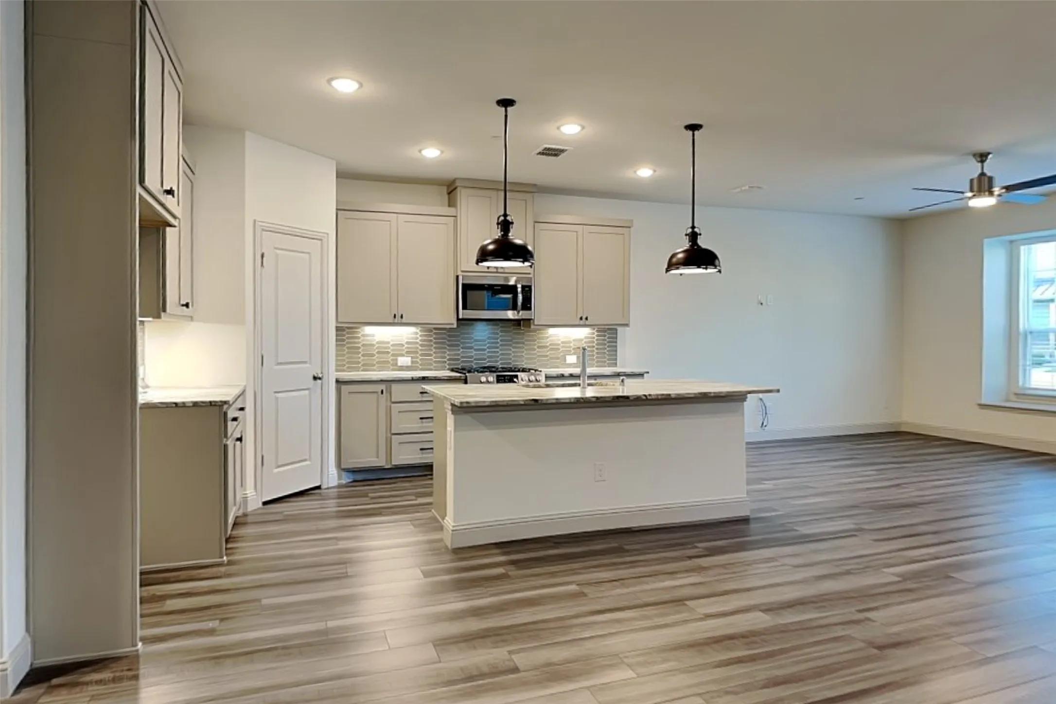 Single Family Residence For Rent in Denton County , 3693 Dutchess Drive, Frisco, Texas 75034, 3 Bedroom, 3 Bathroom, 2 Garage spaces, 2,259 Sqft, built in 2021, mls#21407679, Real Estate Agent in Frisco, Homes For Rent in Denton county, Homes For Rent in Frisco, Realtor in Frisco Texas, Real Estate Brokerage Independent Realty Texas, Luminita Cordes Realtor
