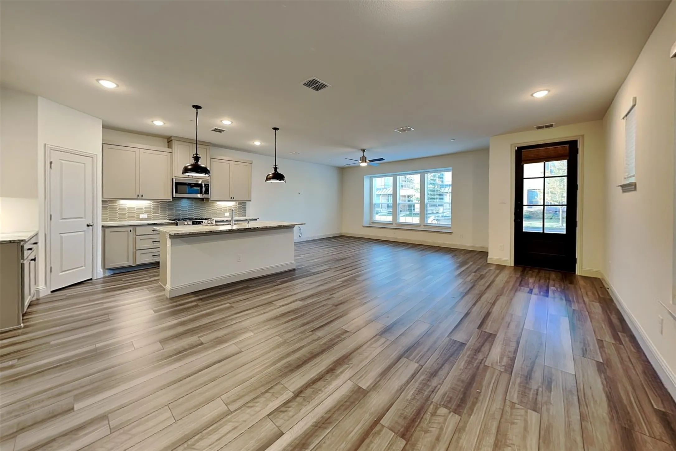 Single Family Residence For Rent in Denton County , 3693 Dutchess Drive, Frisco, Texas 75034, 3 Bedroom, 3 Bathroom, 2 Garage spaces, 2,259 Sqft, built in 2021, mls#21407679, Real Estate Agent in Frisco, Homes For Rent in Denton county, Homes For Rent in Frisco, Realtor in Frisco Texas, Real Estate Brokerage Independent Realty Texas, Luminita Cordes Realtor