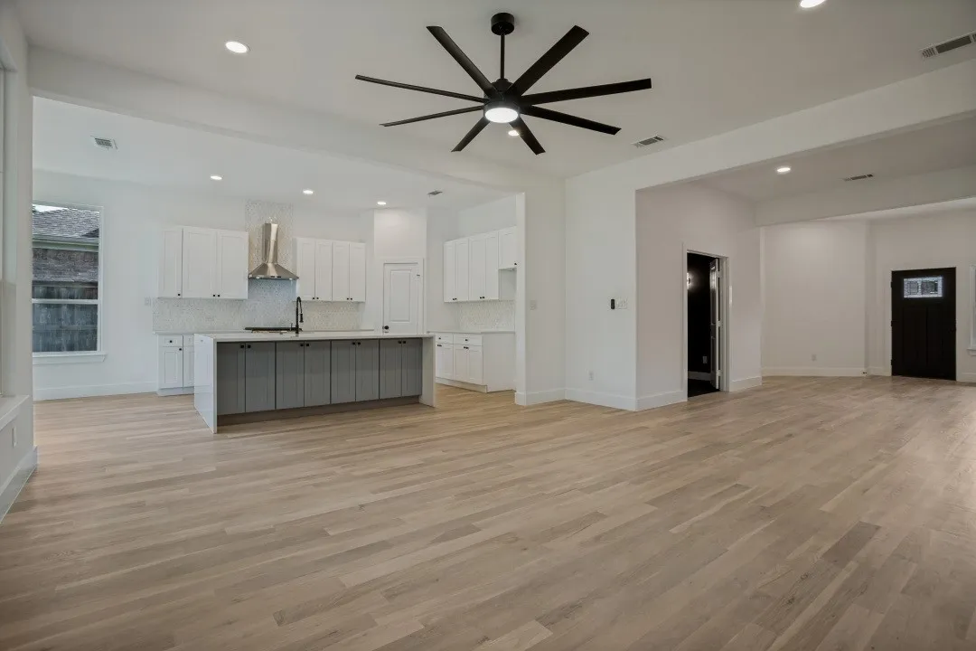 Single Family Residence For Sale in Collin County , 2845 Laurel Oak Drive, Mc Kinney, Texas 75071, 5 Bedroom, 3 Bathroom, 2 Garage spaces, 3,079 Sqft, built in 2007, mls#21399603, Real Estate Agent in Mc Kinney, Homes For Sale in Collin county, Homes For Sale in Mc Kinney, Realtor in Mc Kinney Texas, Real Estate Brokerage Independent Realty Texas, Luminita Cordes Realtor