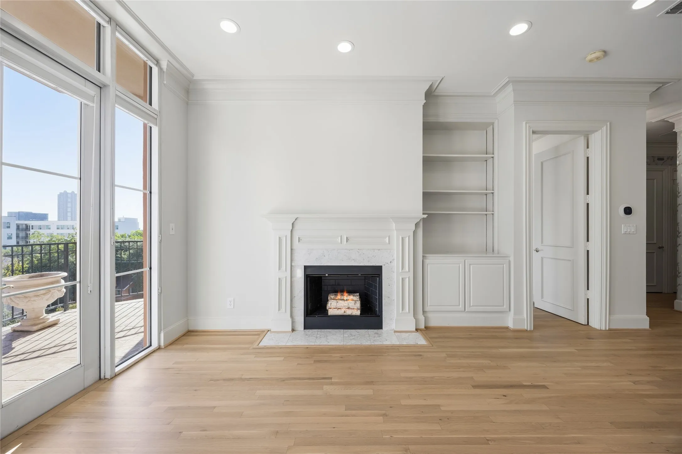 Condominium For Rent in Dallas County , 3535 Gillespie Street 507, Dallas, Texas 75219, 1 Bedroom, 2 Bathroom, 2 Garage spaces, 1,305 Sqft, built in 2000, mls#21398845, Real Estate Agent in Dallas, Homes For Rent in Dallas county, Homes For Rent in Dallas, Realtor in Dallas Texas, Real Estate Brokerage Independent Realty Texas, Luminita Cordes Realtor