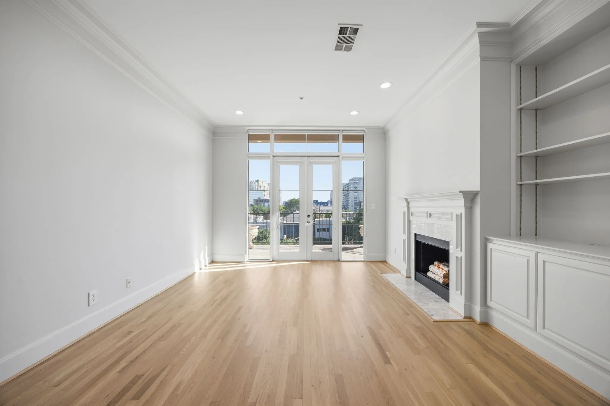 Condominium For Rent in Dallas County , 3535 Gillespie Street 507, Dallas, Texas 75219, 1 Bedroom, 2 Bathroom, 2 Garage spaces, 1,305 Sqft, built in 2000, mls#21398845, Real Estate Agent in Dallas, Homes For Rent in Dallas county, Homes For Rent in Dallas, Realtor in Dallas Texas, Real Estate Brokerage Independent Realty Texas, Luminita Cordes Realtor
