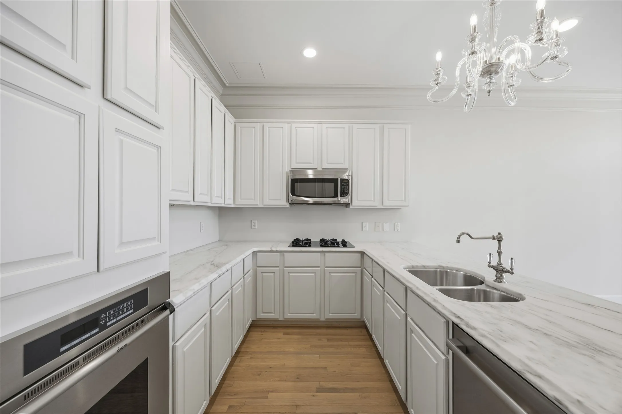 Condominium For Rent in Dallas County , 3535 Gillespie Street 507, Dallas, Texas 75219, 1 Bedroom, 2 Bathroom, 2 Garage spaces, 1,305 Sqft, built in 2000, mls#21398845, Real Estate Agent in Dallas, Homes For Rent in Dallas county, Homes For Rent in Dallas, Realtor in Dallas Texas, Real Estate Brokerage Independent Realty Texas, Luminita Cordes Realtor