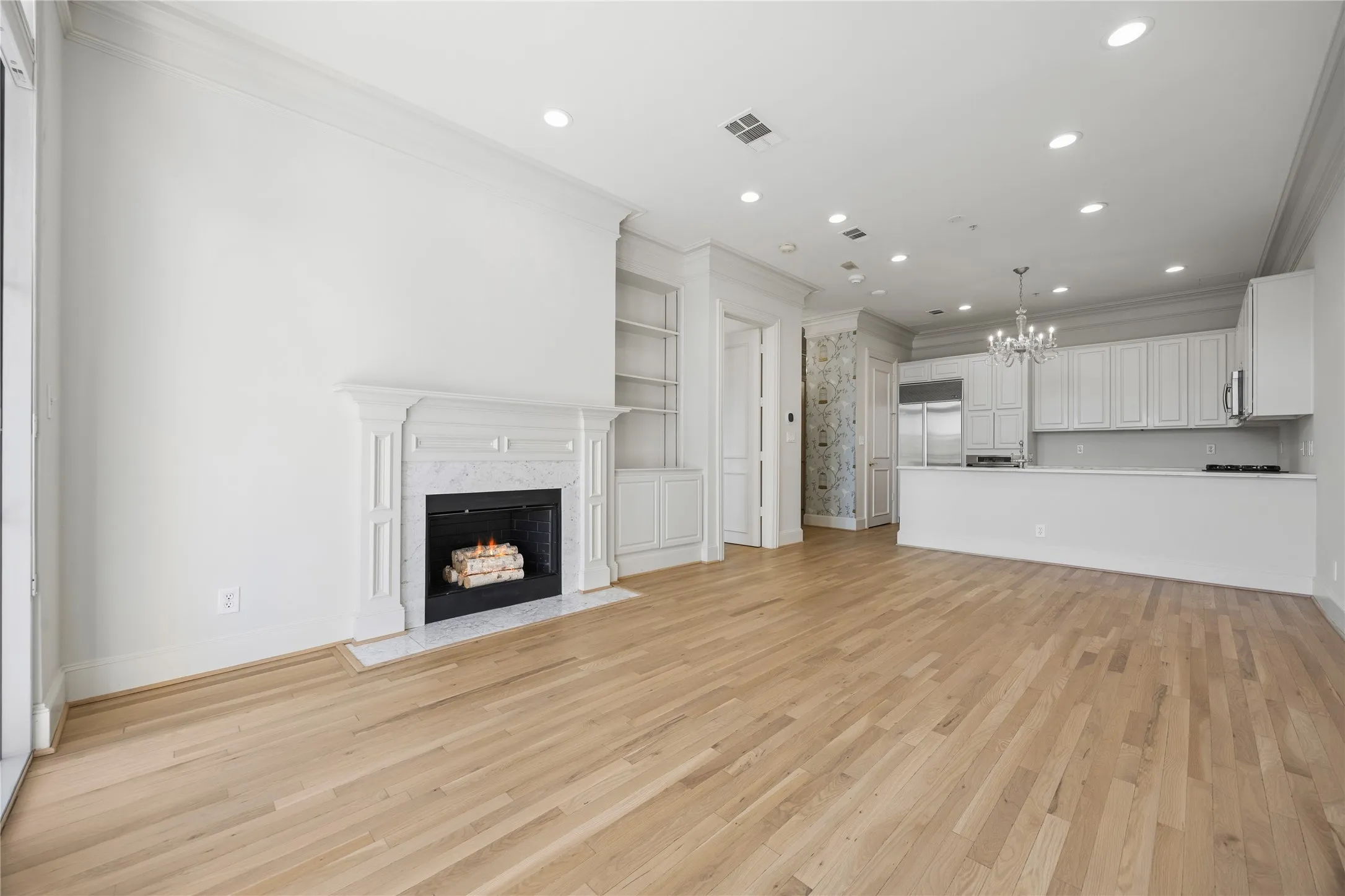 Condominium For Rent in Dallas County , 3535 Gillespie Street 507, Dallas, Texas 75219, 1 Bedroom, 2 Bathroom, 2 Garage spaces, 1,305 Sqft, built in 2000, mls#21398845, Real Estate Agent in Dallas, Homes For Rent in Dallas county, Homes For Rent in Dallas, Realtor in Dallas Texas, Real Estate Brokerage Independent Realty Texas, Luminita Cordes Realtor