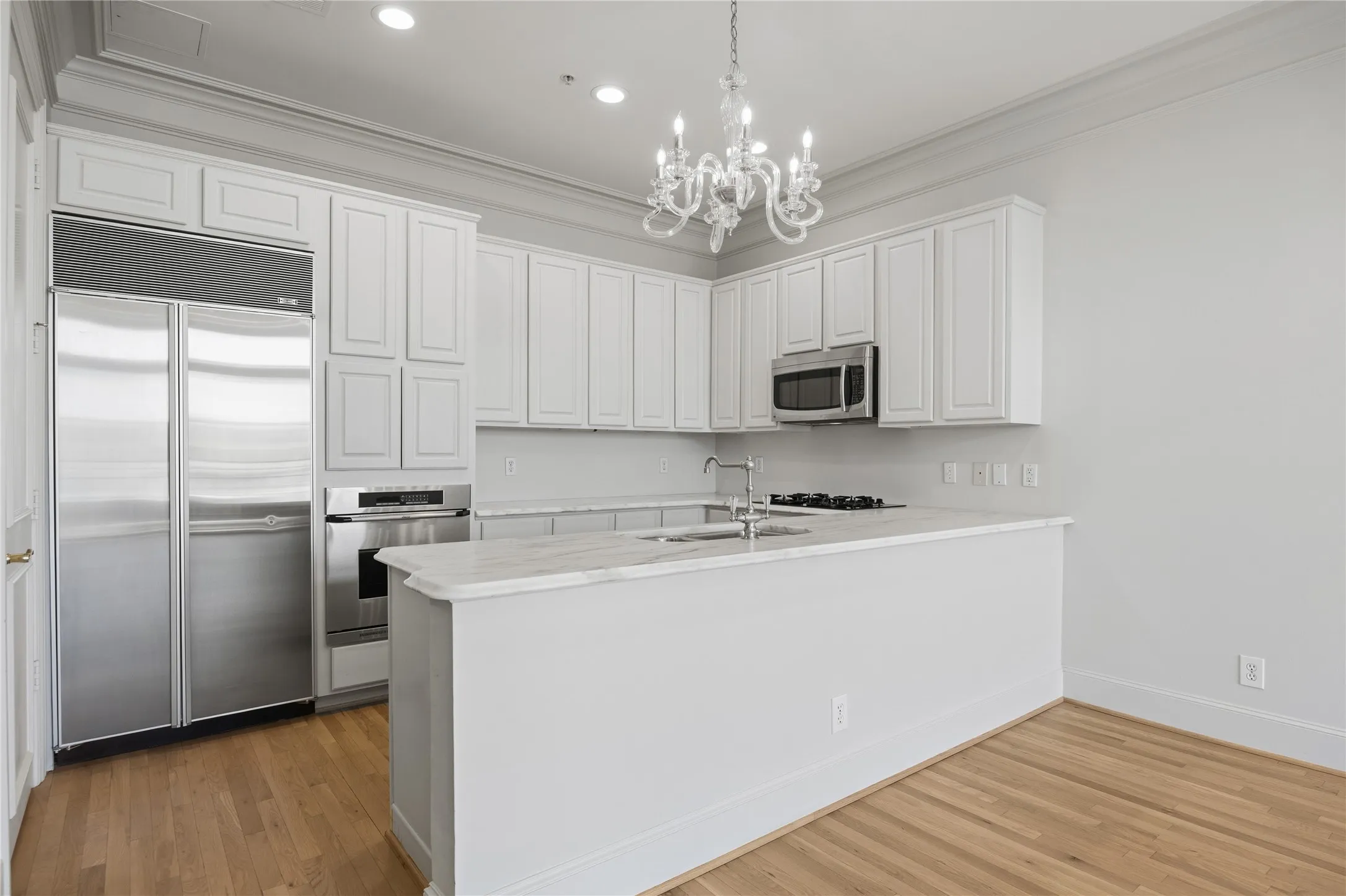 Condominium For Rent in Dallas County , 3535 Gillespie Street 507, Dallas, Texas 75219, 1 Bedroom, 2 Bathroom, 2 Garage spaces, 1,305 Sqft, built in 2000, mls#21398845, Real Estate Agent in Dallas, Homes For Rent in Dallas county, Homes For Rent in Dallas, Realtor in Dallas Texas, Real Estate Brokerage Independent Realty Texas, Luminita Cordes Realtor