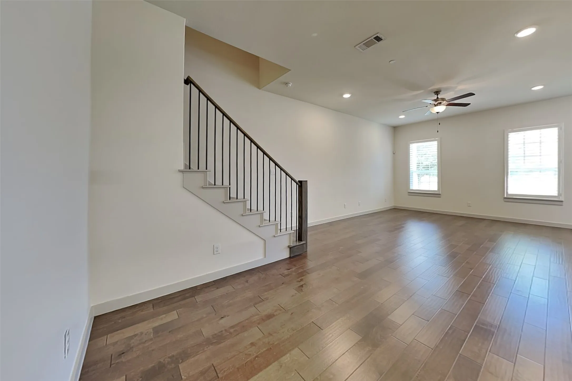 Condominium For Rent in Collin County , 7362 Sprangletop Street, Frisco, Texas 75033, 3 Bedroom, 3 Bathroom, 2 Garage spaces, 2,086 Sqft, built in 2018, mls#21407677, Real Estate Agent in Frisco, Homes For Rent in Collin county, Homes For Rent in Frisco, Realtor in Frisco Texas, Real Estate Brokerage Independent Realty Texas, Luminita Cordes Realtor
