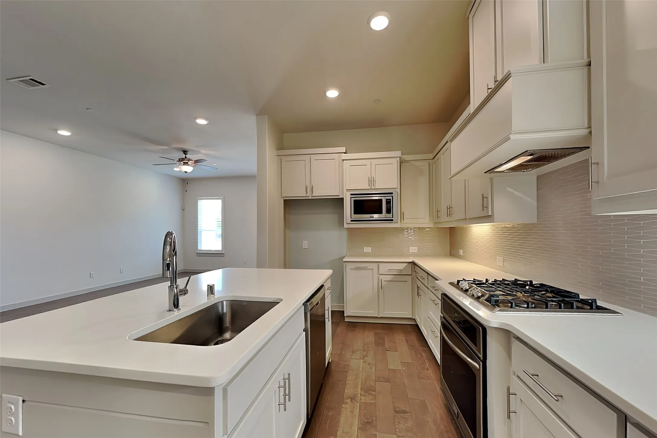 Condominium For Rent in Collin County , 7362 Sprangletop Street, Frisco, Texas 75033, 3 Bedroom, 3 Bathroom, 2 Garage spaces, 2,086 Sqft, built in 2018, mls#21407677, Real Estate Agent in Frisco, Homes For Rent in Collin county, Homes For Rent in Frisco, Realtor in Frisco Texas, Real Estate Brokerage Independent Realty Texas, Luminita Cordes Realtor
