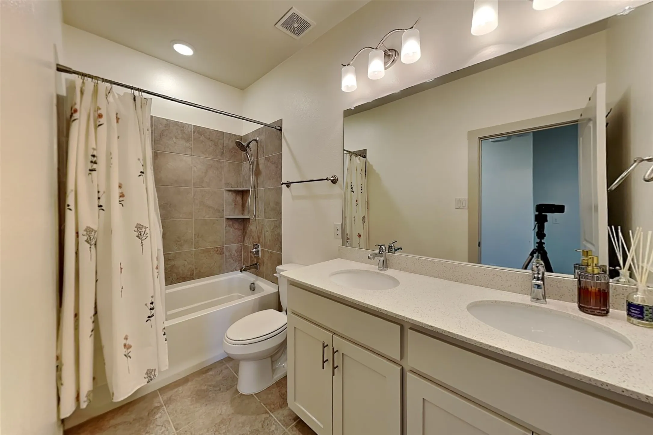 Condominium For Rent in Collin County , 7362 Sprangletop Street, Frisco, Texas 75033, 3 Bedroom, 3 Bathroom, 2 Garage spaces, 2,086 Sqft, built in 2018, mls#21407677, Real Estate Agent in Frisco, Homes For Rent in Collin county, Homes For Rent in Frisco, Realtor in Frisco Texas, Real Estate Brokerage Independent Realty Texas, Luminita Cordes Realtor