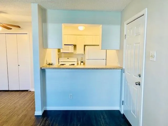 Condominium For Sale in Collin County , 7621 Mccallum Boulevard 108, Dallas, Texas 75252, 1 Bedroom, 1 Bathroom, Garage spaces, 576 Sqft, built in 1984, mls#21407906, Real Estate Agent in Dallas, Homes For Sale in Collin county, Homes For Sale in Dallas, Realtor in Dallas Texas, Real Estate Brokerage Independent Realty Texas, Luminita Cordes Realtor