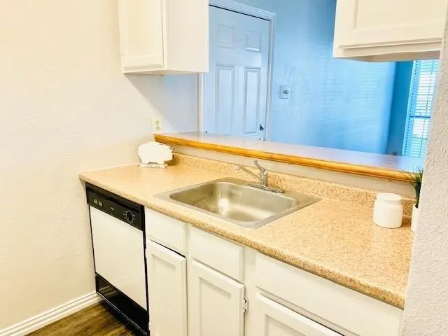 Condominium For Sale in Collin County , 7621 Mccallum Boulevard 108, Dallas, Texas 75252, 1 Bedroom, 1 Bathroom, Garage spaces, 576 Sqft, built in 1984, mls#21407906, Real Estate Agent in Dallas, Homes For Sale in Collin county, Homes For Sale in Dallas, Realtor in Dallas Texas, Real Estate Brokerage Independent Realty Texas, Luminita Cordes Realtor