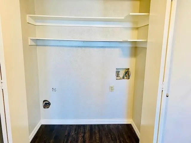 Condominium For Sale in Collin County , 7621 Mccallum Boulevard 108, Dallas, Texas 75252, 1 Bedroom, 1 Bathroom, Garage spaces, 576 Sqft, built in 1984, mls#21407906, Real Estate Agent in Dallas, Homes For Sale in Collin county, Homes For Sale in Dallas, Realtor in Dallas Texas, Real Estate Brokerage Independent Realty Texas, Luminita Cordes Realtor