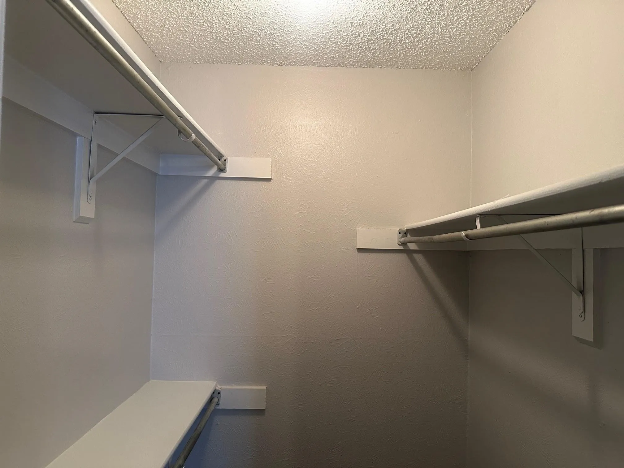 Condominium For Sale in Collin County , 7621 Mccallum Boulevard 108, Dallas, Texas 75252, 1 Bedroom, 1 Bathroom, Garage spaces, 576 Sqft, built in 1984, mls#21407906, Real Estate Agent in Dallas, Homes For Sale in Collin county, Homes For Sale in Dallas, Realtor in Dallas Texas, Real Estate Brokerage Independent Realty Texas, Luminita Cordes Realtor