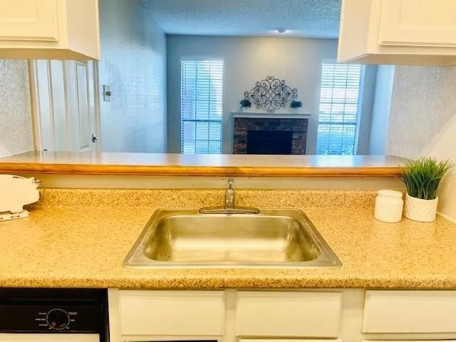 Condominium For Sale in Collin County , 7621 Mccallum Boulevard 108, Dallas, Texas 75252, 1 Bedroom, 1 Bathroom, Garage spaces, 576 Sqft, built in 1984, mls#21407906, Real Estate Agent in Dallas, Homes For Sale in Collin county, Homes For Sale in Dallas, Realtor in Dallas Texas, Real Estate Brokerage Independent Realty Texas, Luminita Cordes Realtor