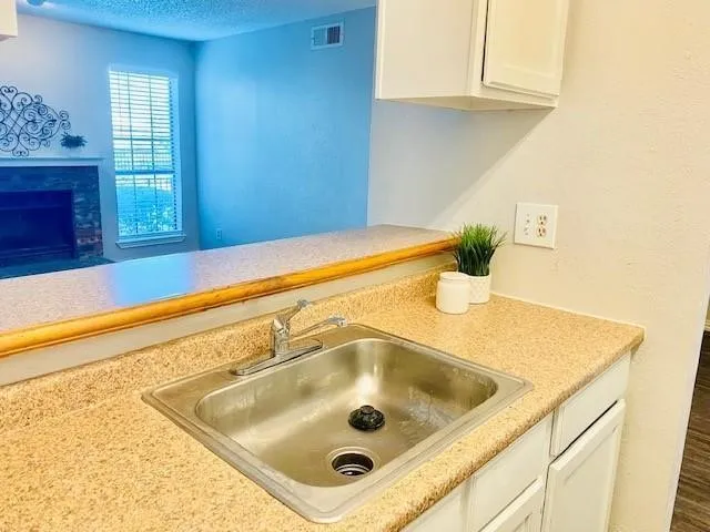 Condominium For Sale in Collin County , 7621 Mccallum Boulevard 108, Dallas, Texas 75252, 1 Bedroom, 1 Bathroom, Garage spaces, 576 Sqft, built in 1984, mls#21407906, Real Estate Agent in Dallas, Homes For Sale in Collin county, Homes For Sale in Dallas, Realtor in Dallas Texas, Real Estate Brokerage Independent Realty Texas, Luminita Cordes Realtor