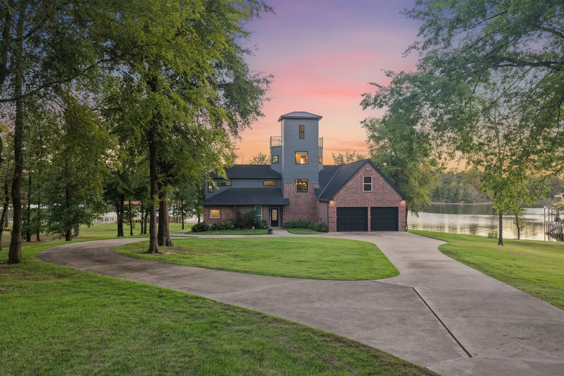 Single Family Residence For Sale in Titus County , 291 Private Road 2367, Mt Pleasant, Texas 75455, 4 Bedroom, 4 Bathroom, 2 Garage spaces, 3,662 Sqft, built in 2007, mls#21407682, Real Estate Agent in Mt Pleasant, Homes For Sale in Titus county, Homes For Sale in Mt Pleasant, Realtor in Mt Pleasant Texas, Real Estate Brokerage Independent Realty Texas, Luminita Cordes Realtor