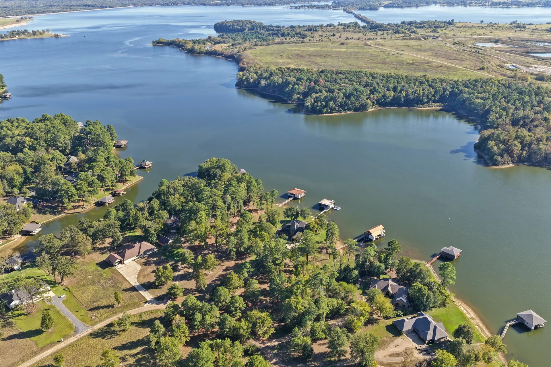 Single Family Residence For Sale in Titus County , 291 Private Road 2367, Mt Pleasant, Texas 75455, 4 Bedroom, 4 Bathroom, 2 Garage spaces, 3,662 Sqft, built in 2007, mls#21407682, Real Estate Agent in Mt Pleasant, Homes For Sale in Titus county, Homes For Sale in Mt Pleasant, Realtor in Mt Pleasant Texas, Real Estate Brokerage Independent Realty Texas, Luminita Cordes Realtor